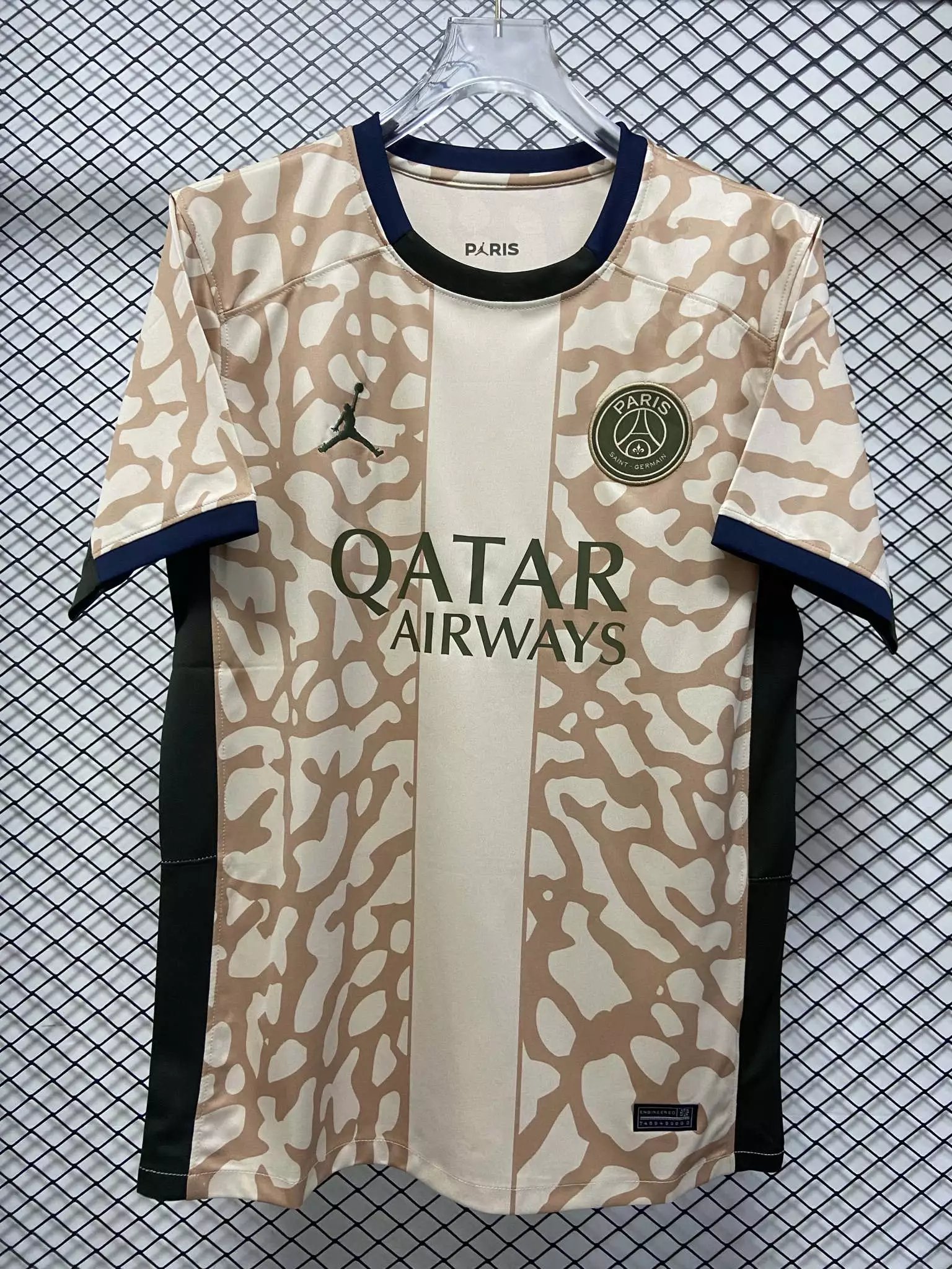 07 White and brown 006