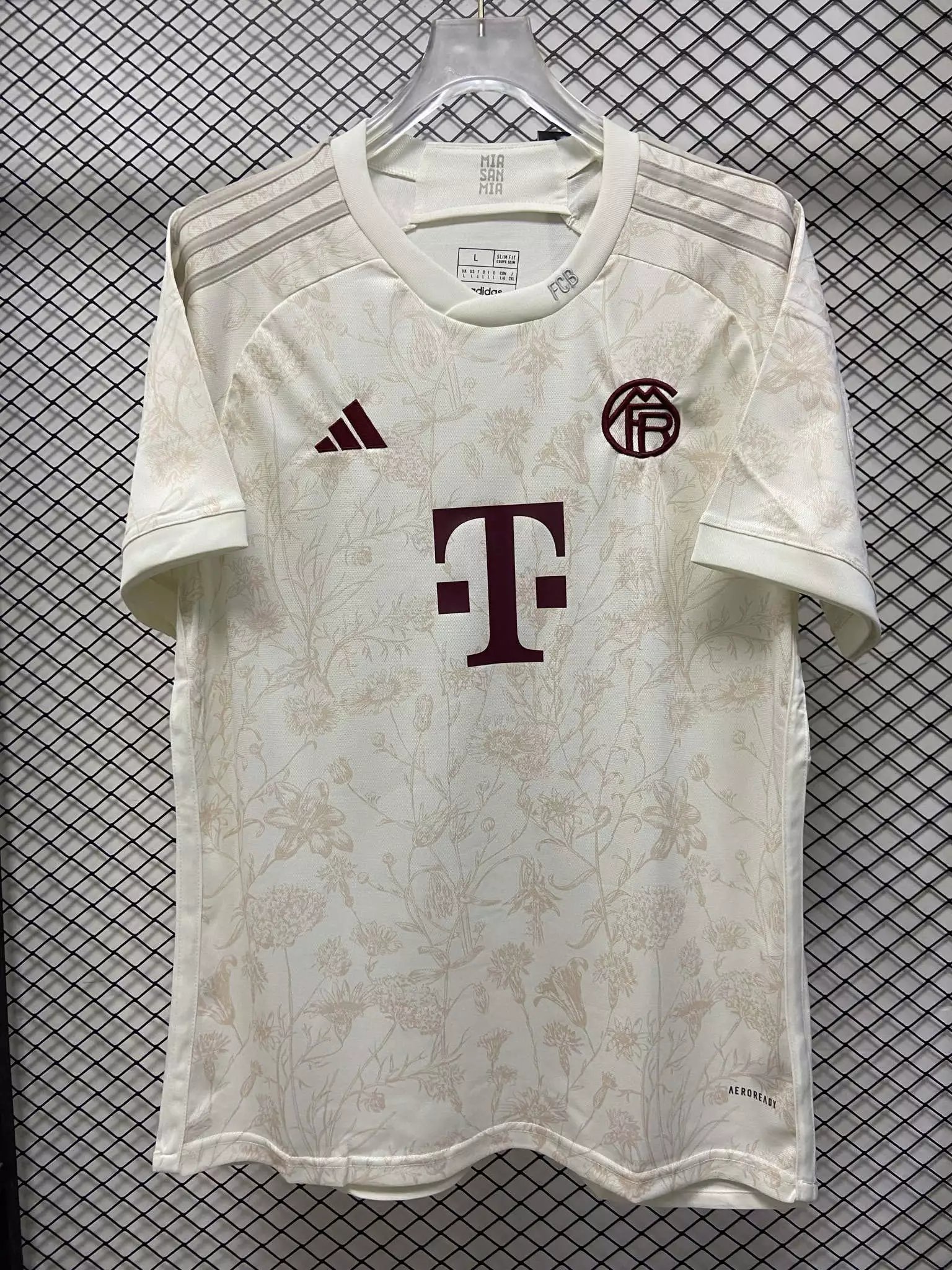 16 white 006