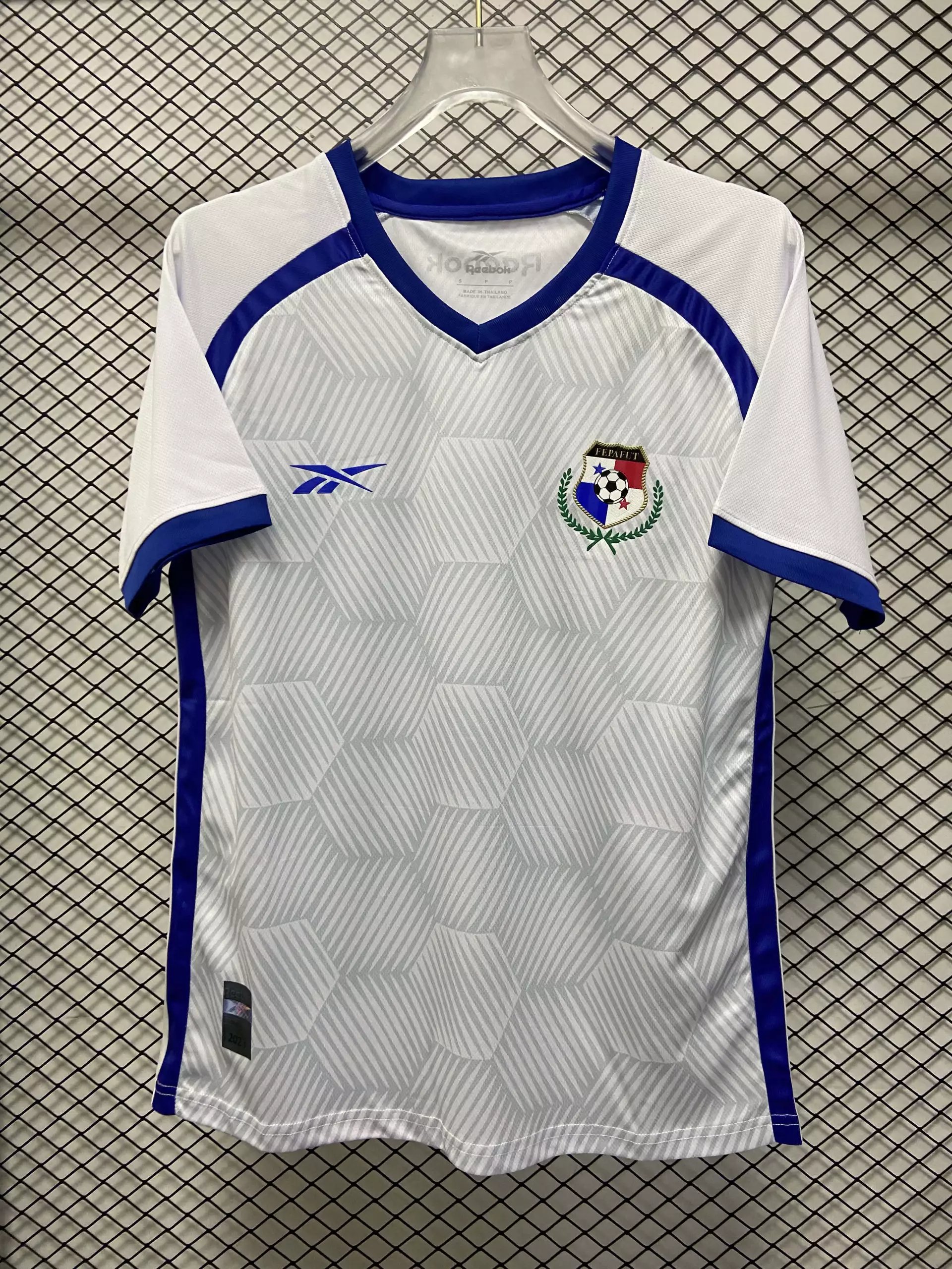 17 White 006