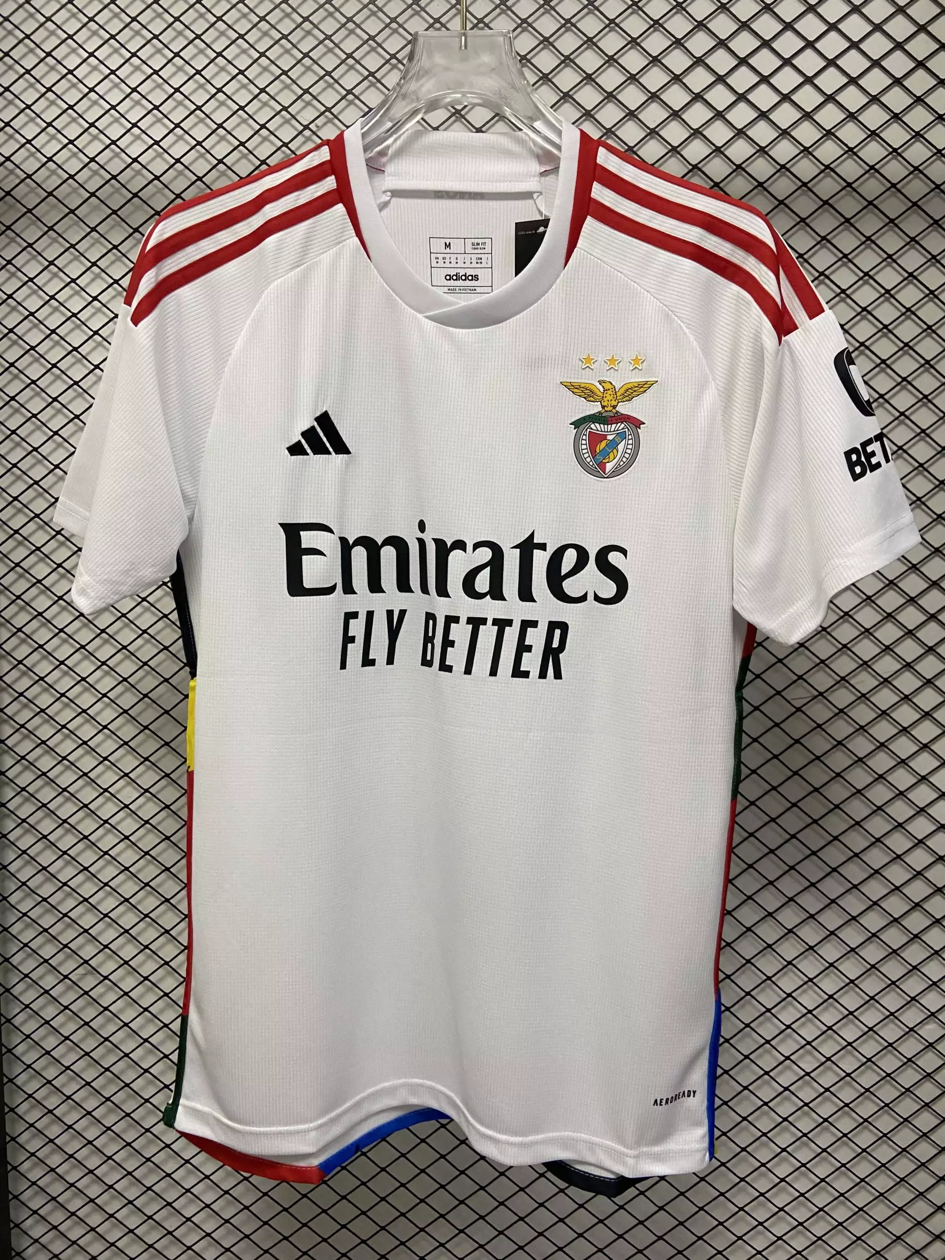 18 white 006
