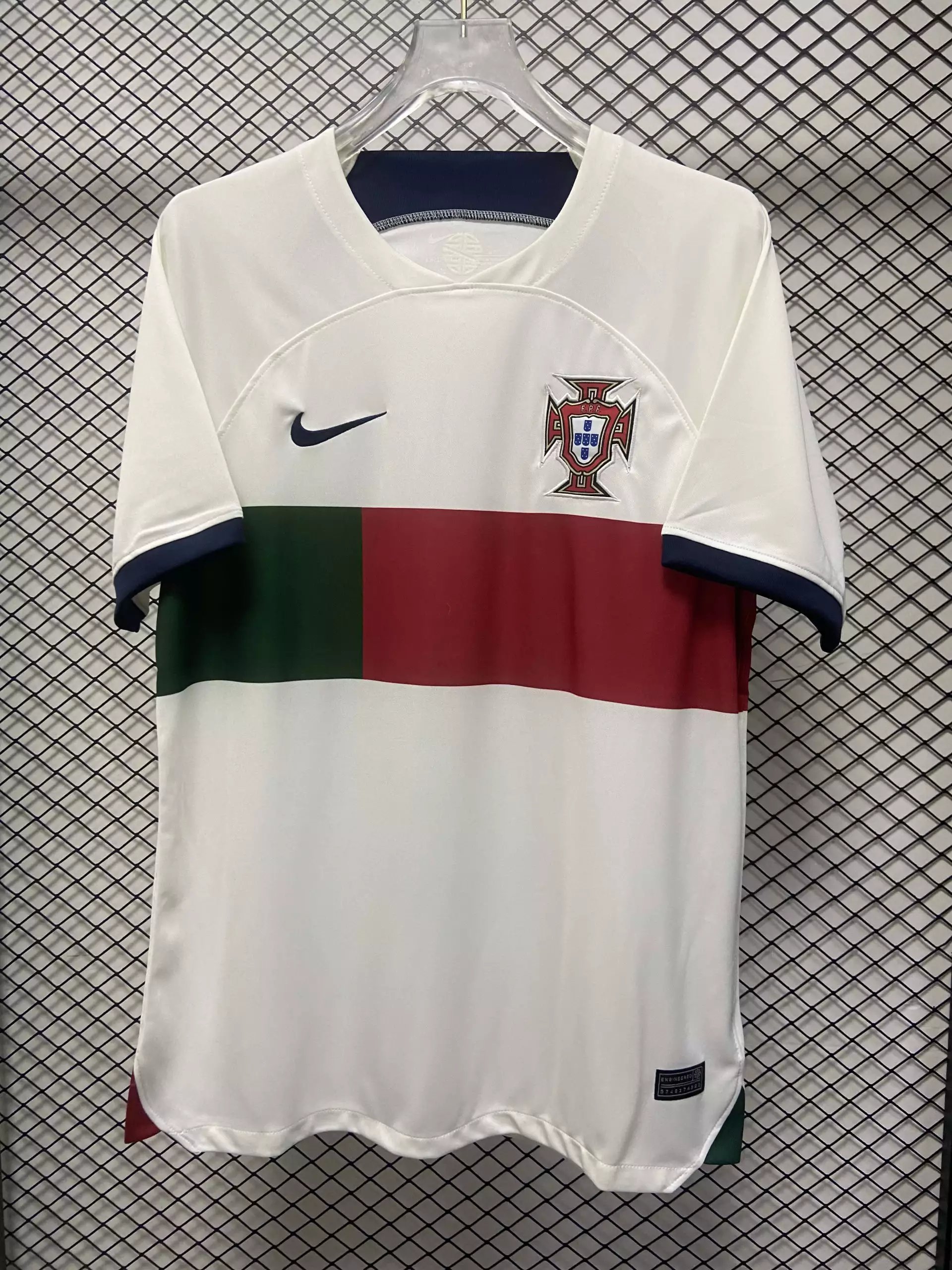 21 White 006