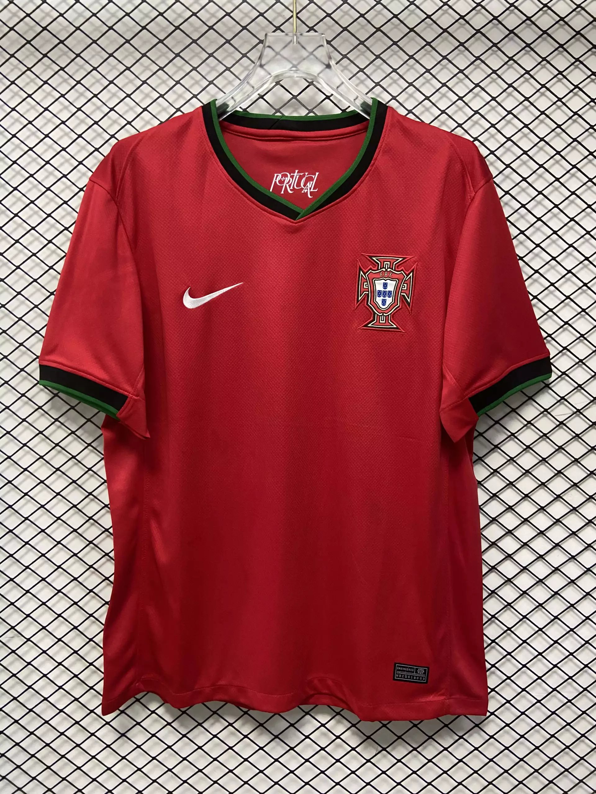 35 Red 006