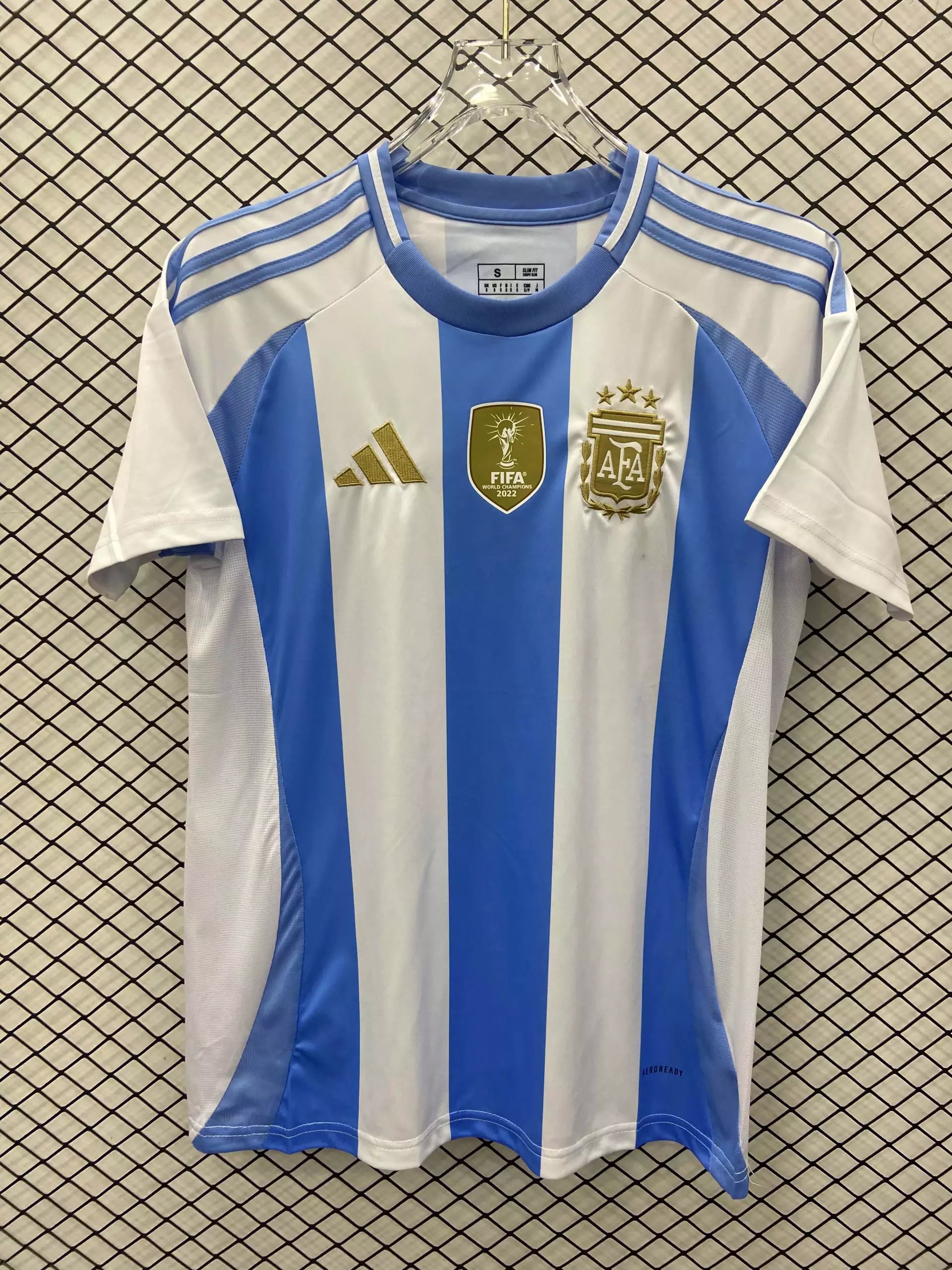 15 Blue and white 006