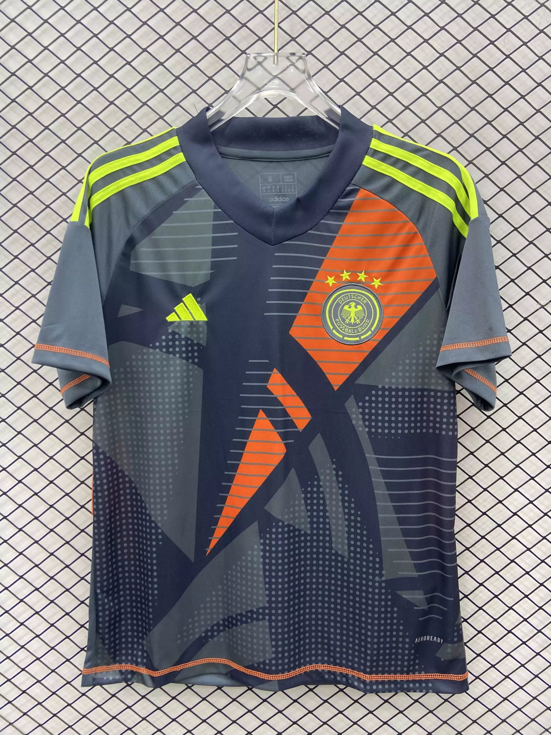 16 Gray-green 006
