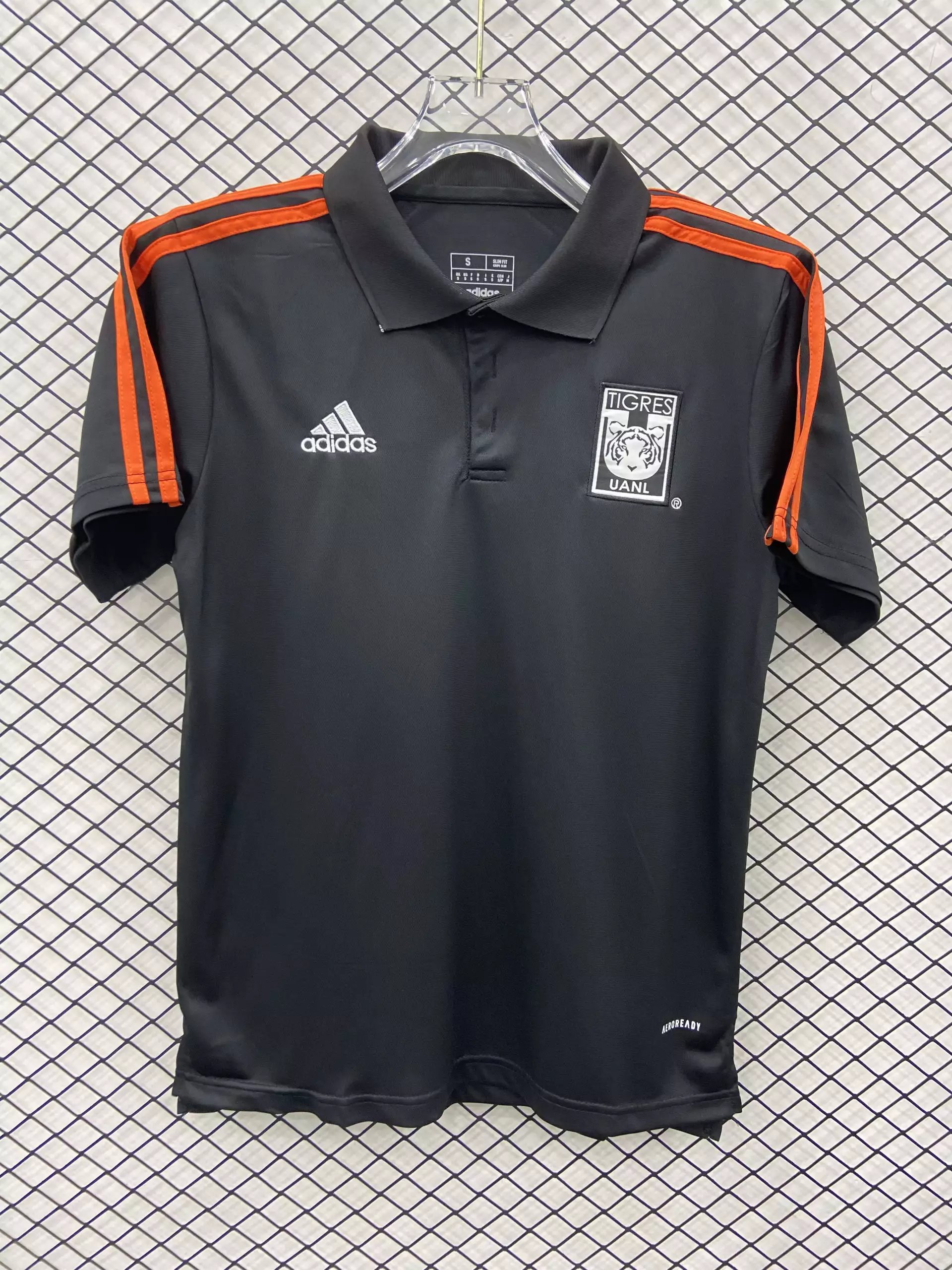22 Black 006