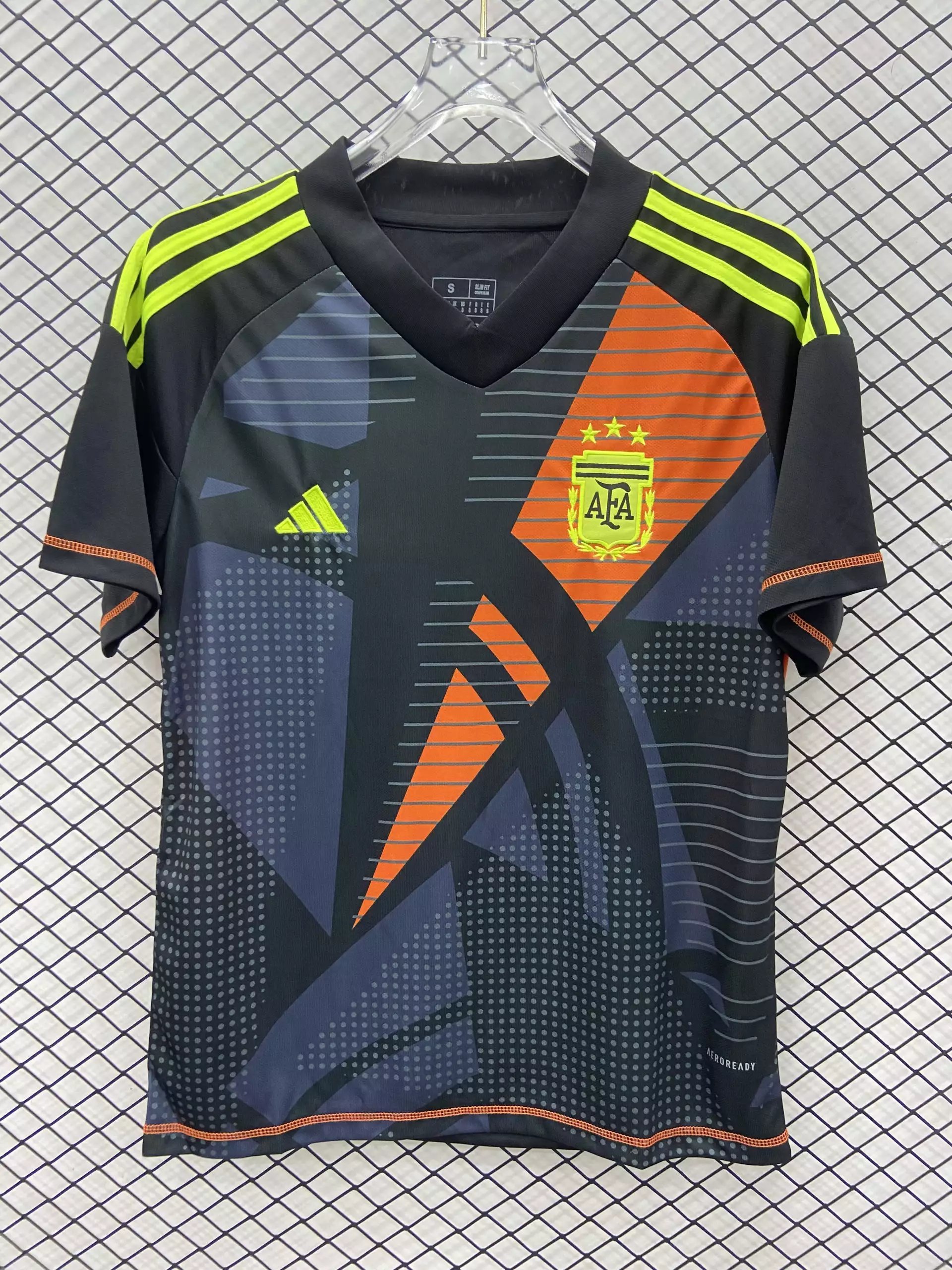 24 Gray-green 006