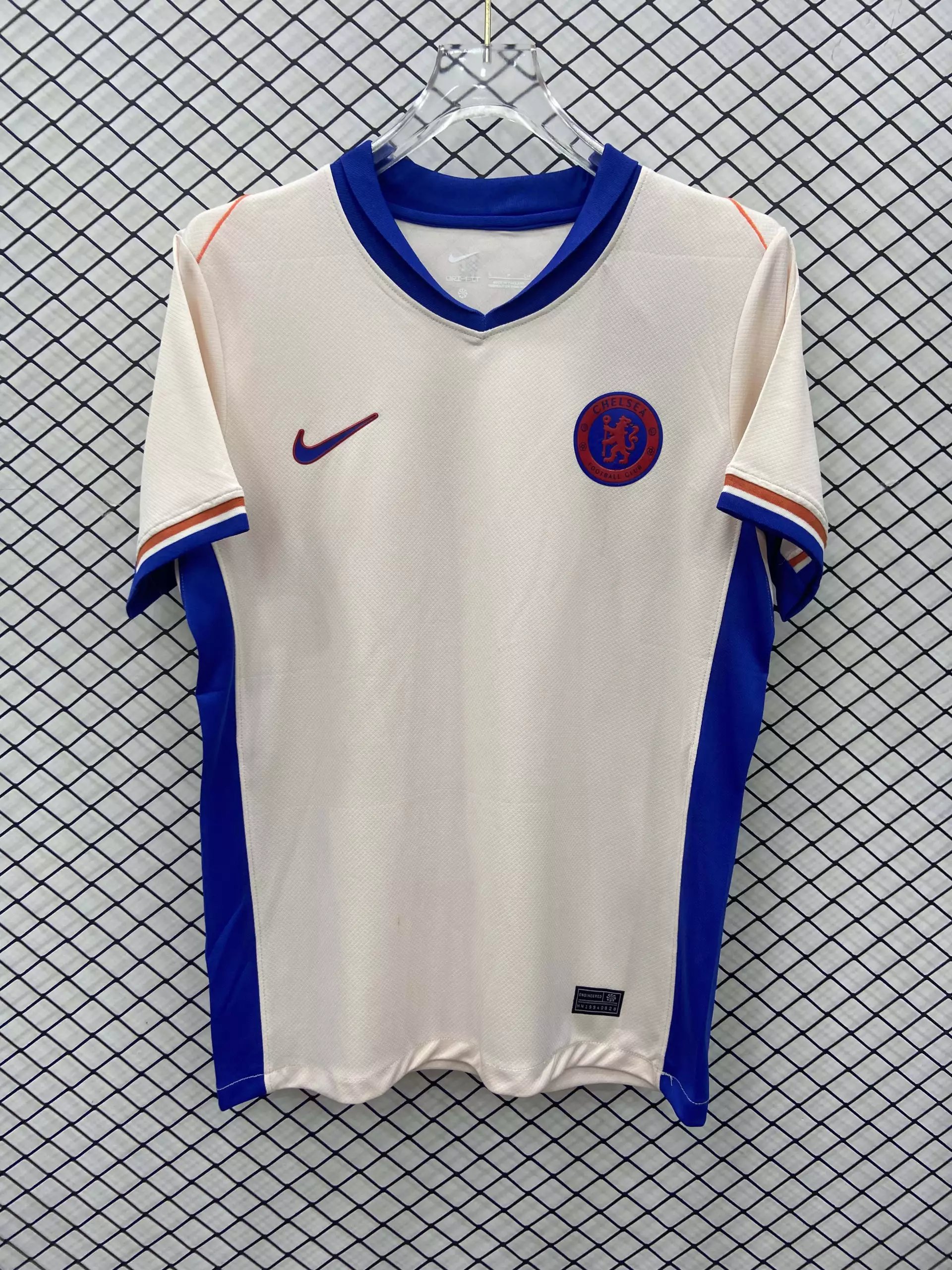 35 white 006