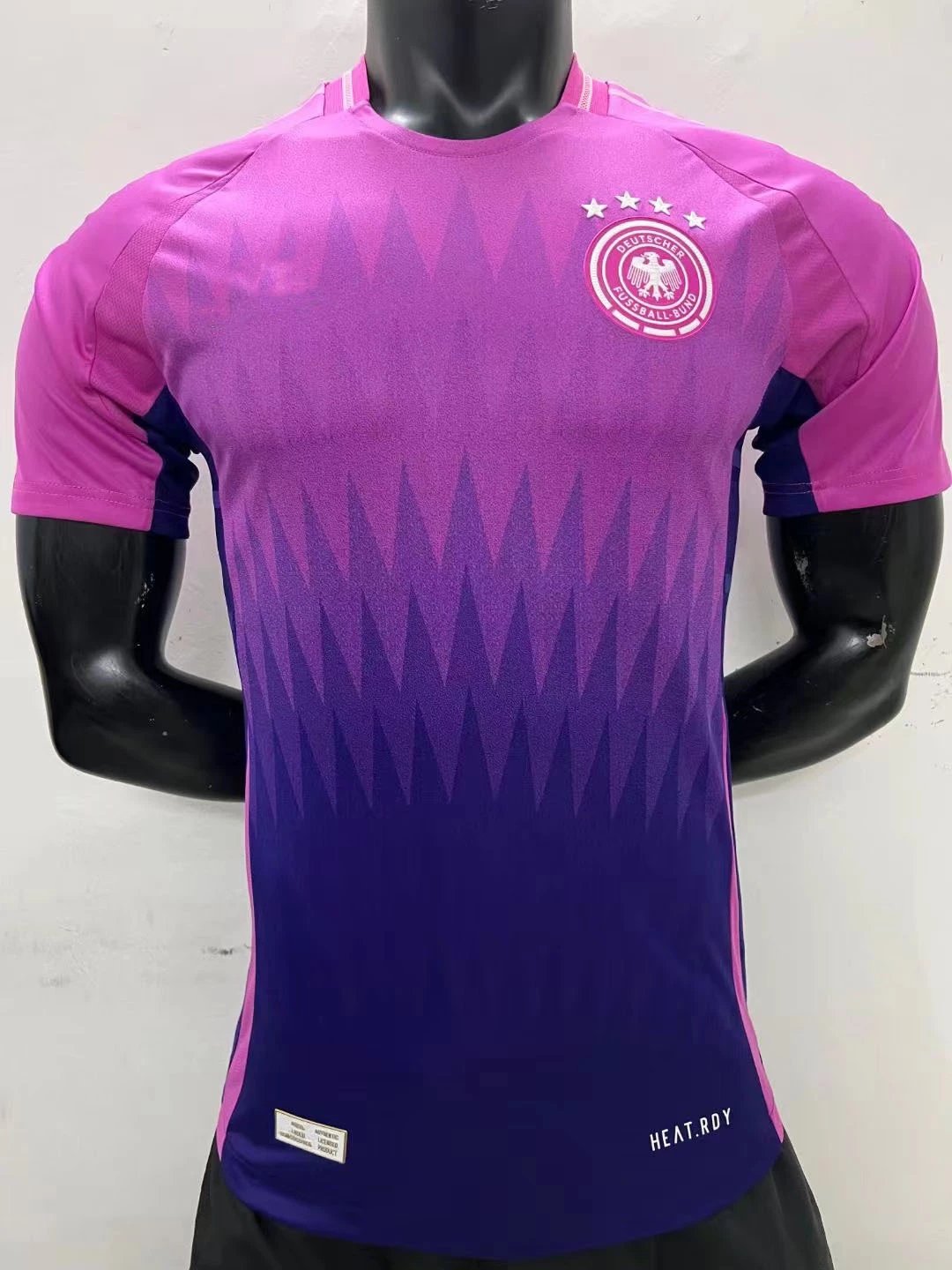 27 Violet-black 006