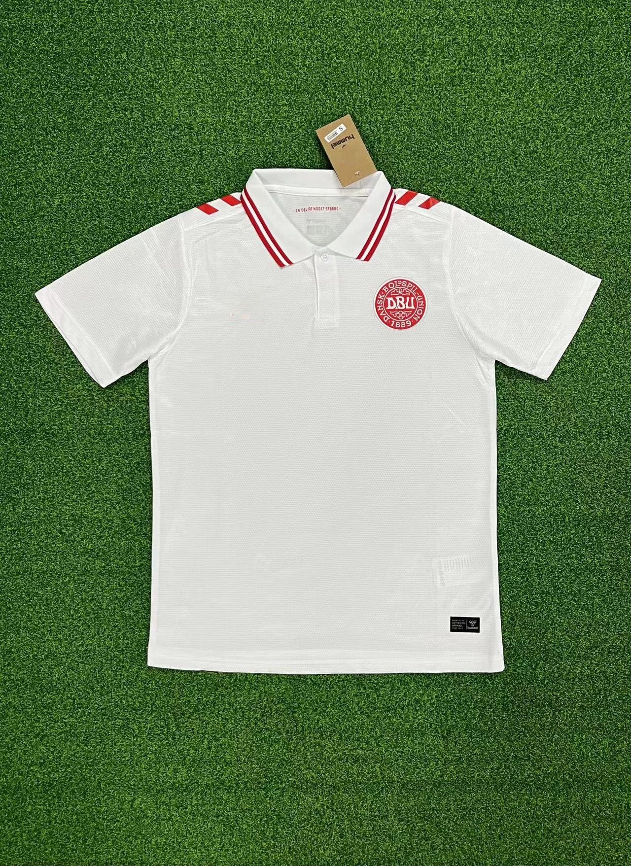 31 white 006