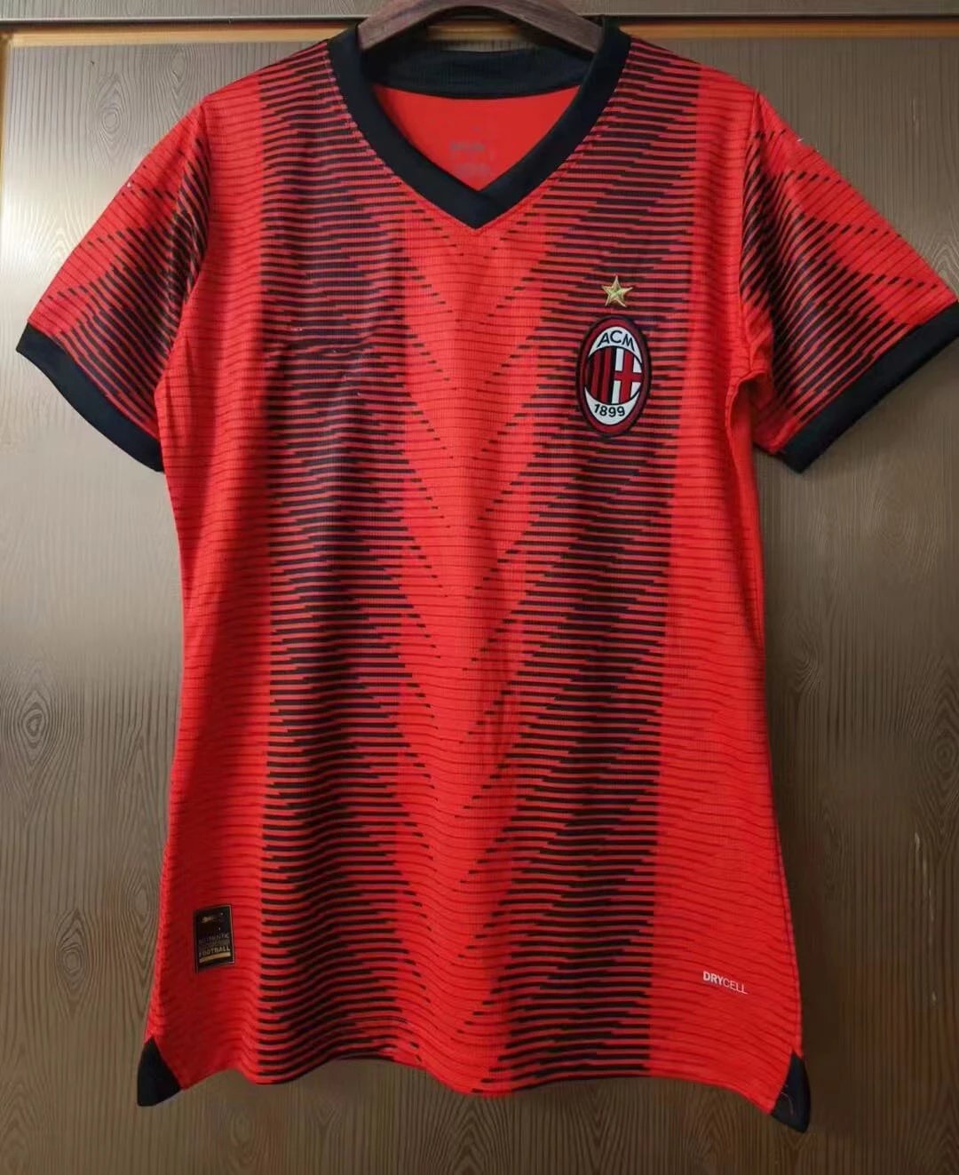 10 Red 006