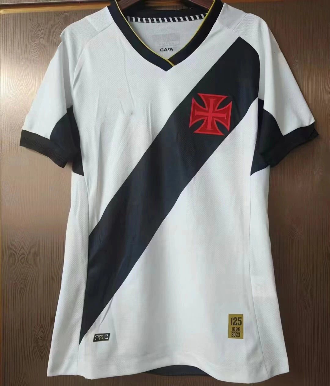 20 White 006