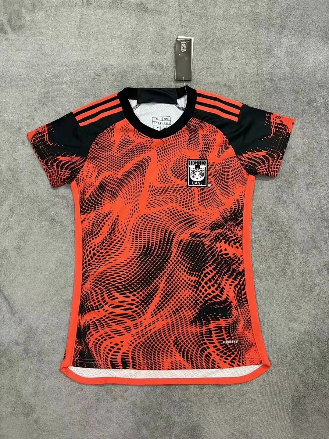 22 Orange 006