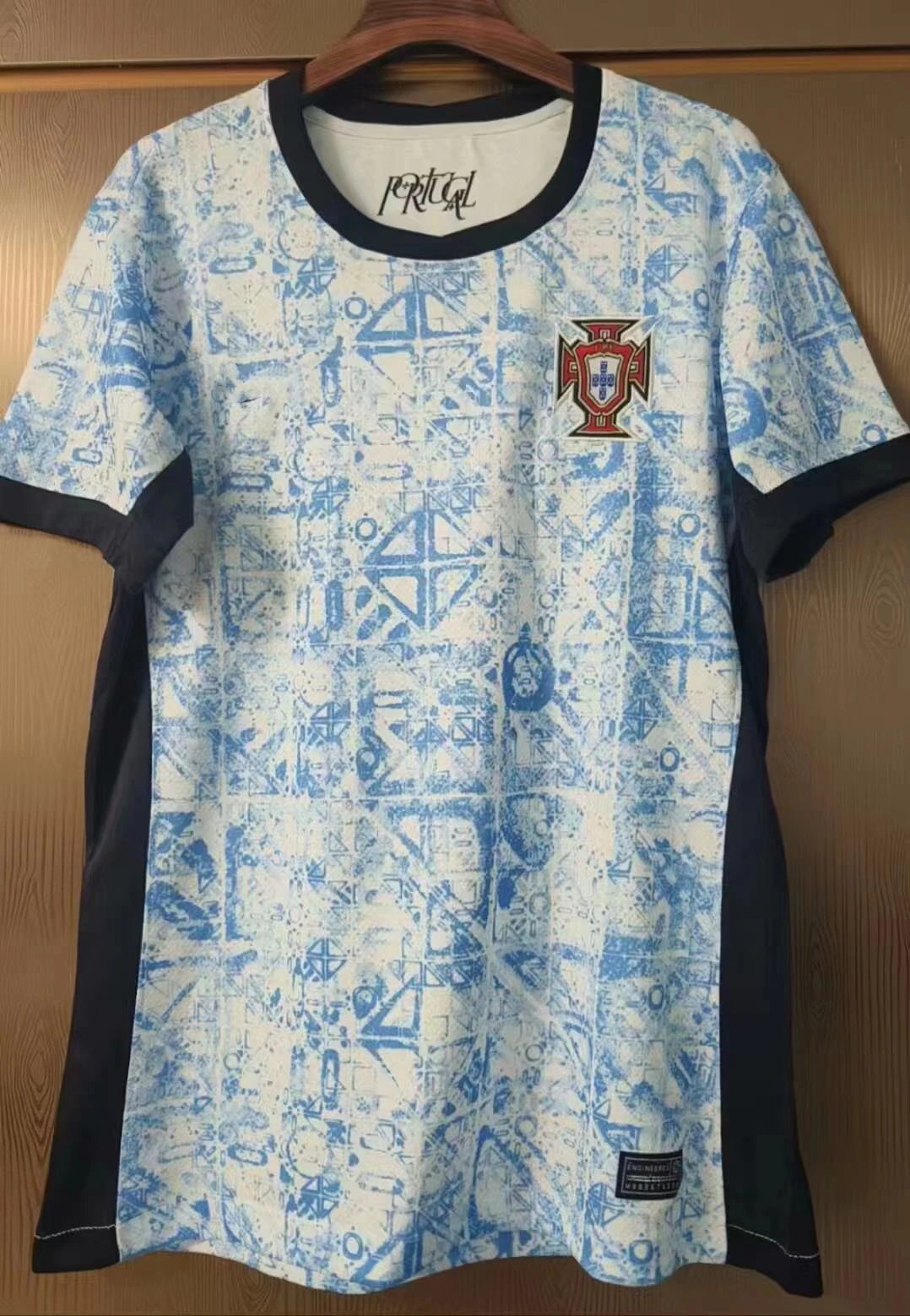 26 blue and white 006