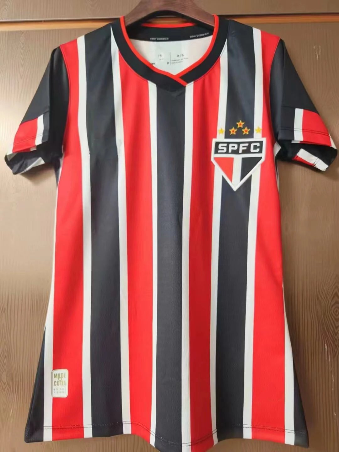 33 Red 006