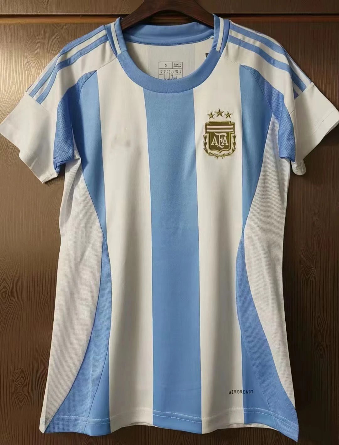 34 Blue and white 006