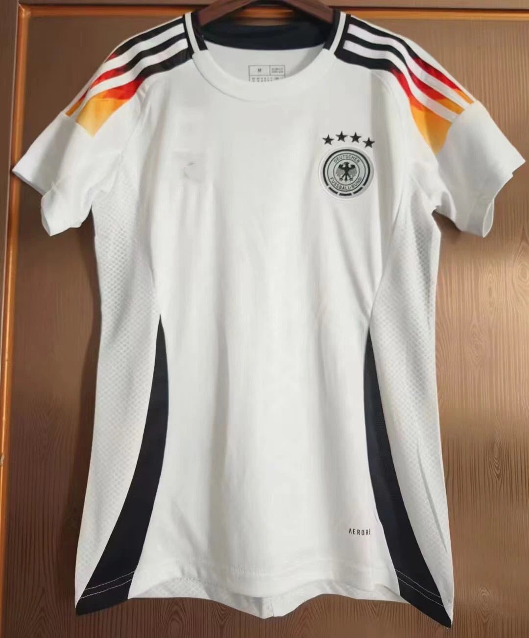 39 White 006