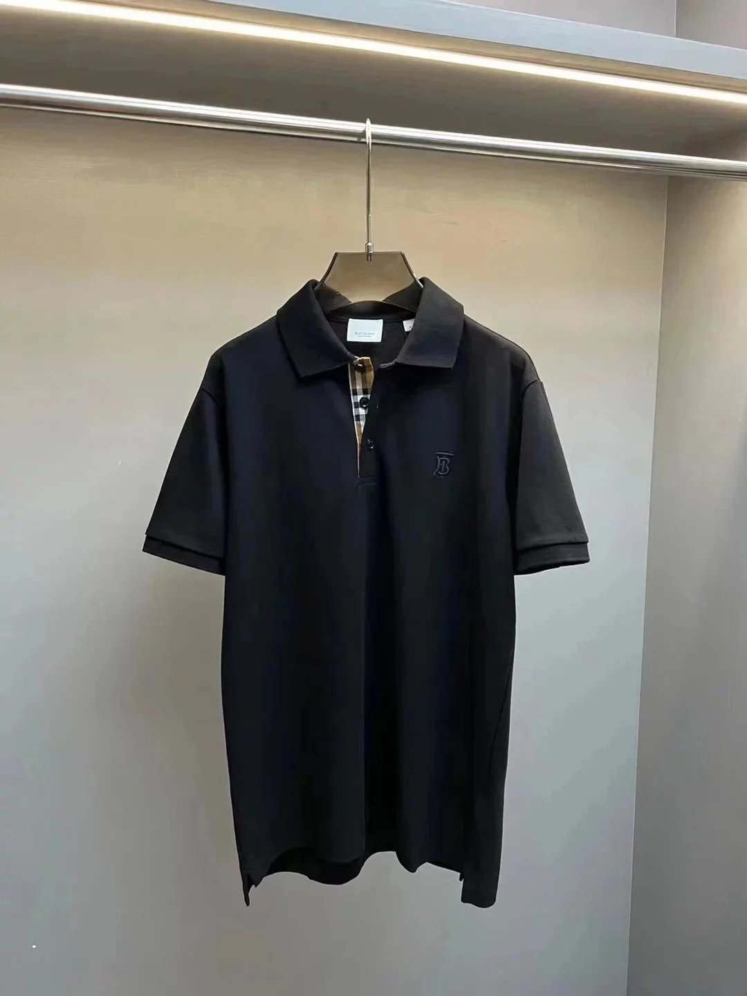 Black 002