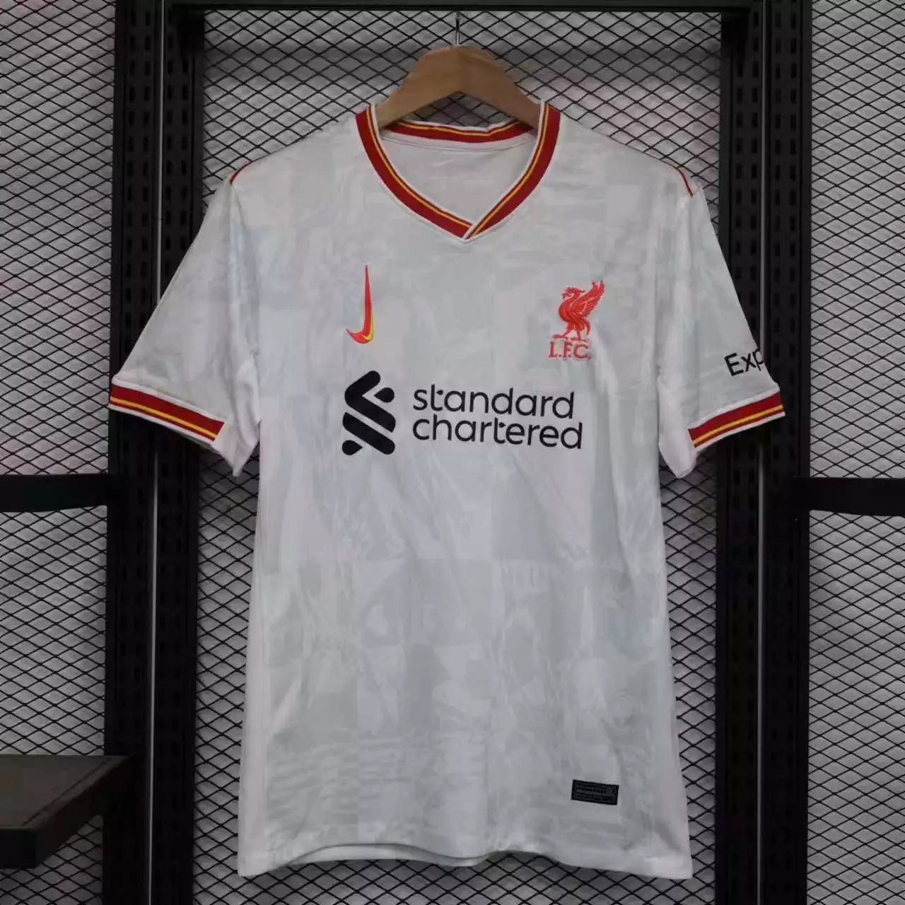01 White 006