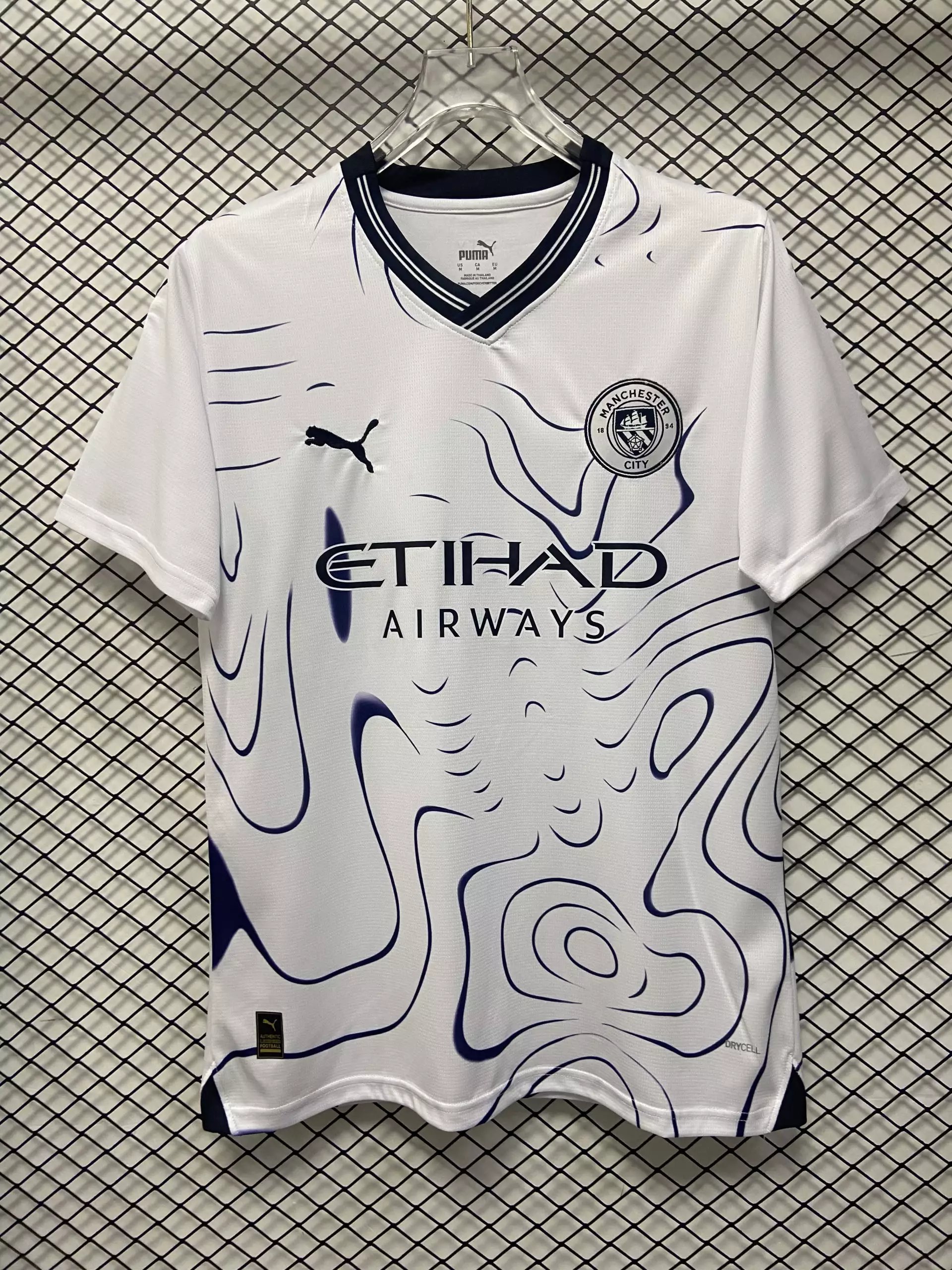 02 White 006