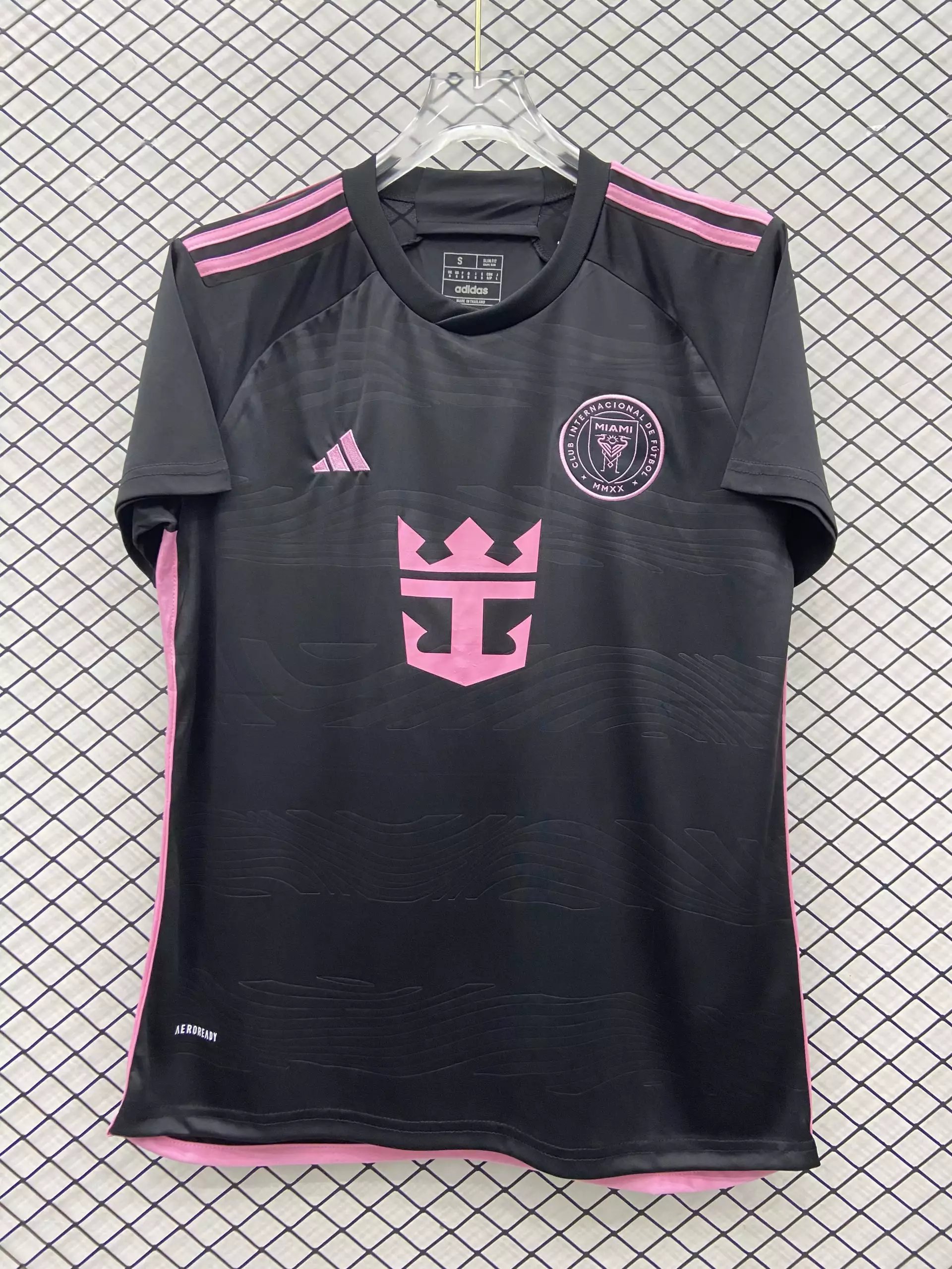 07 Black 006