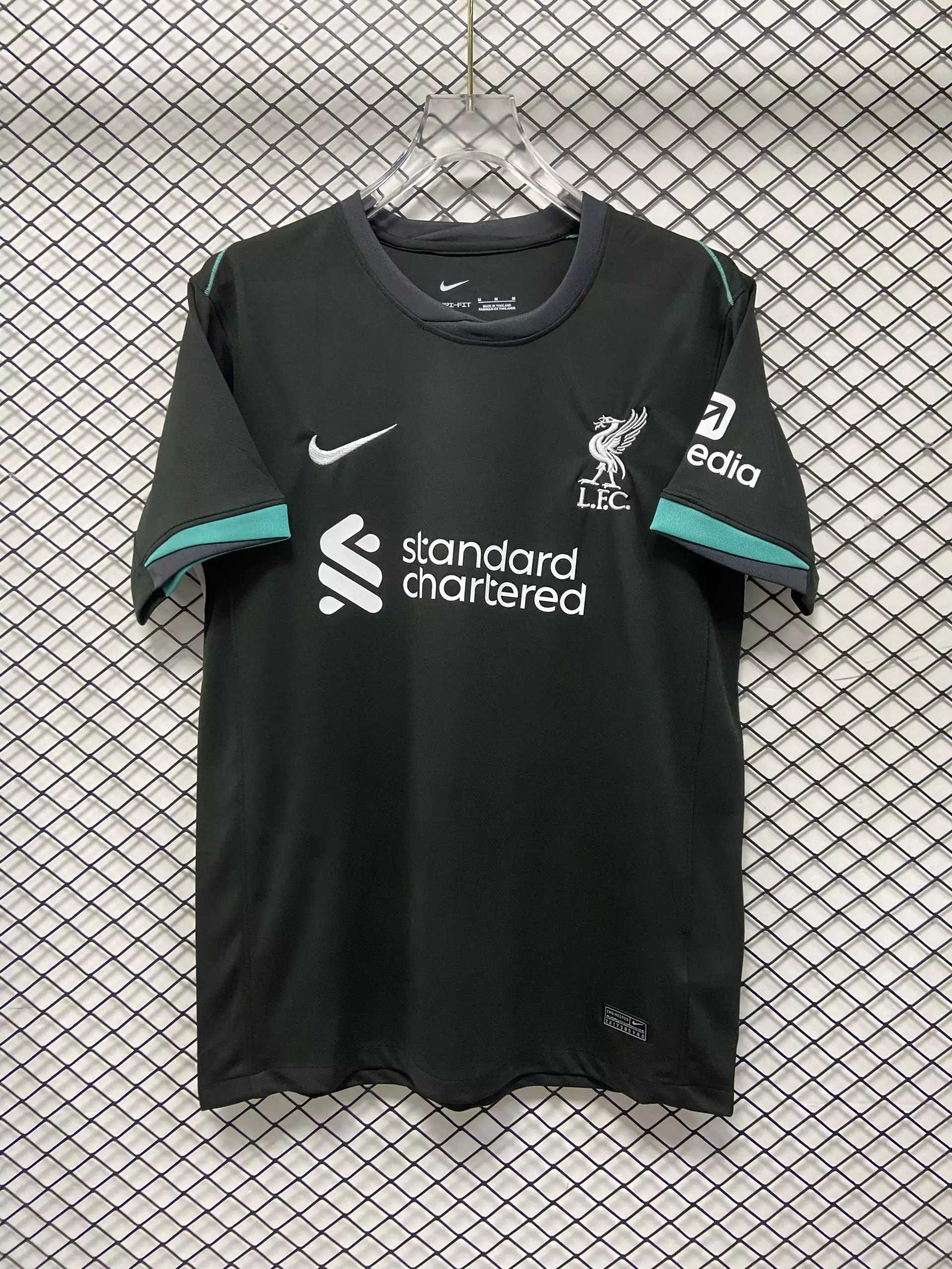 17 Black 006