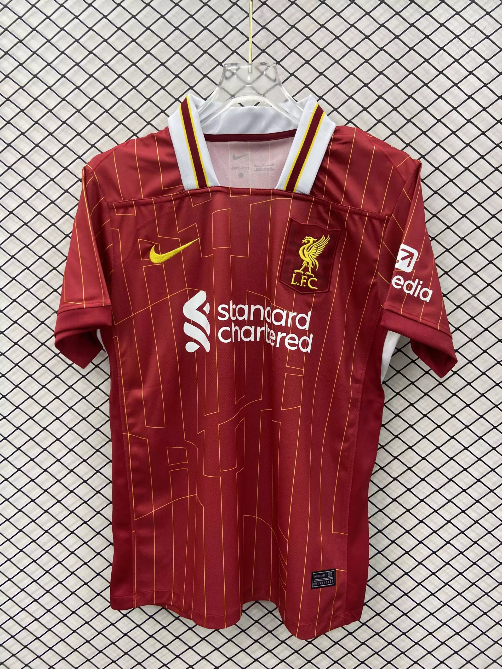 27 Red 006
