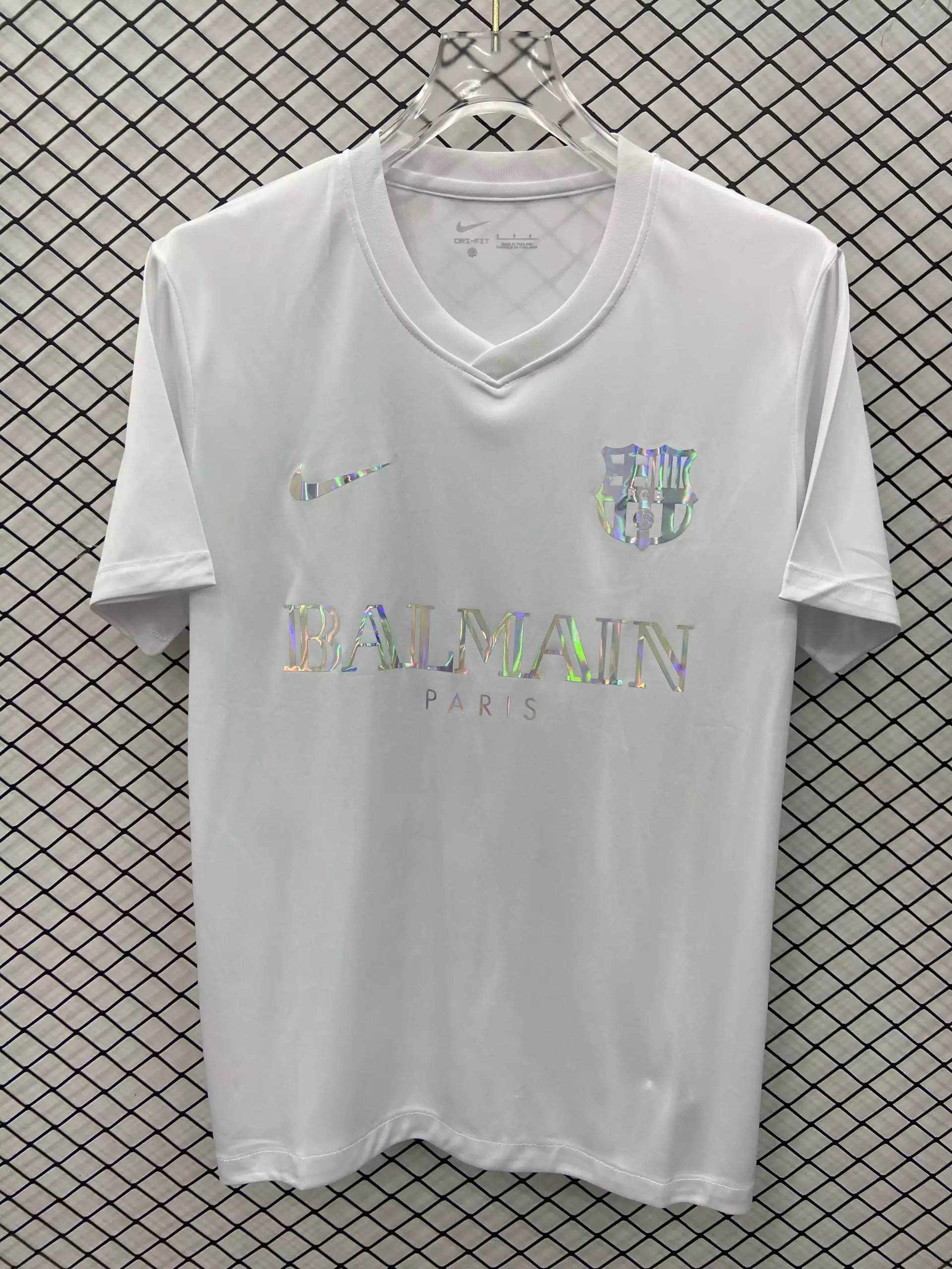 32 White 006