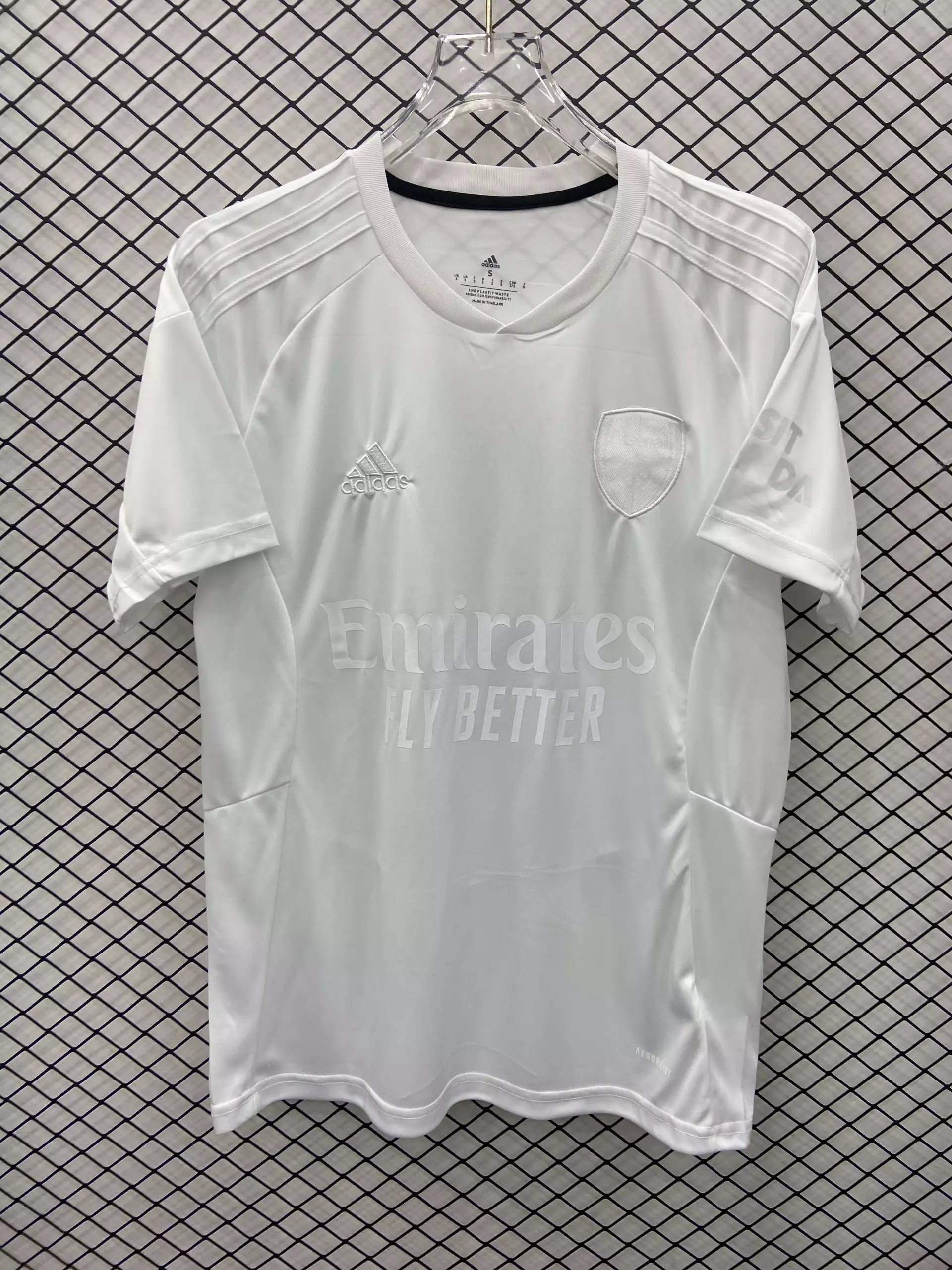 33 white 006