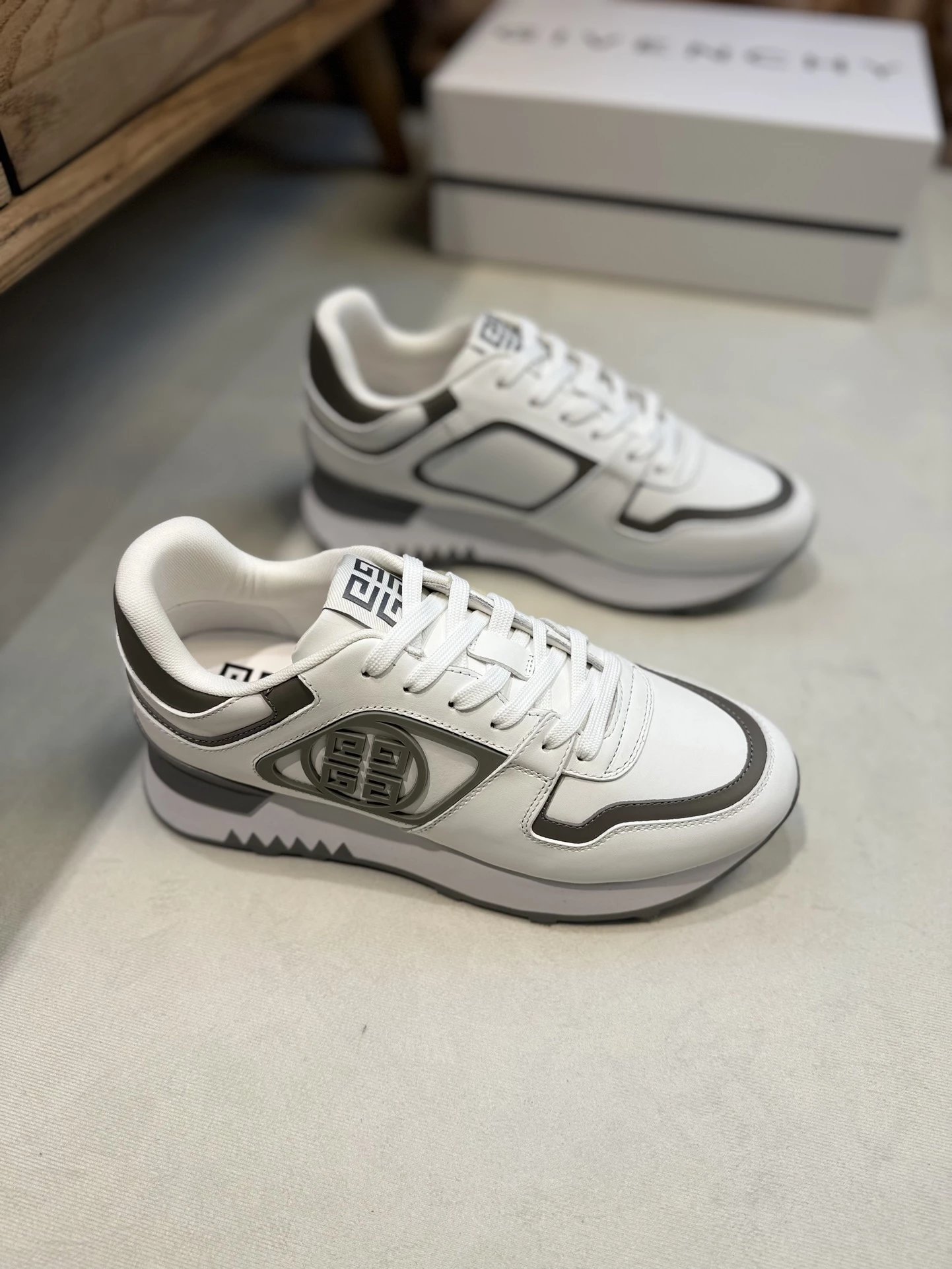 15 white 005