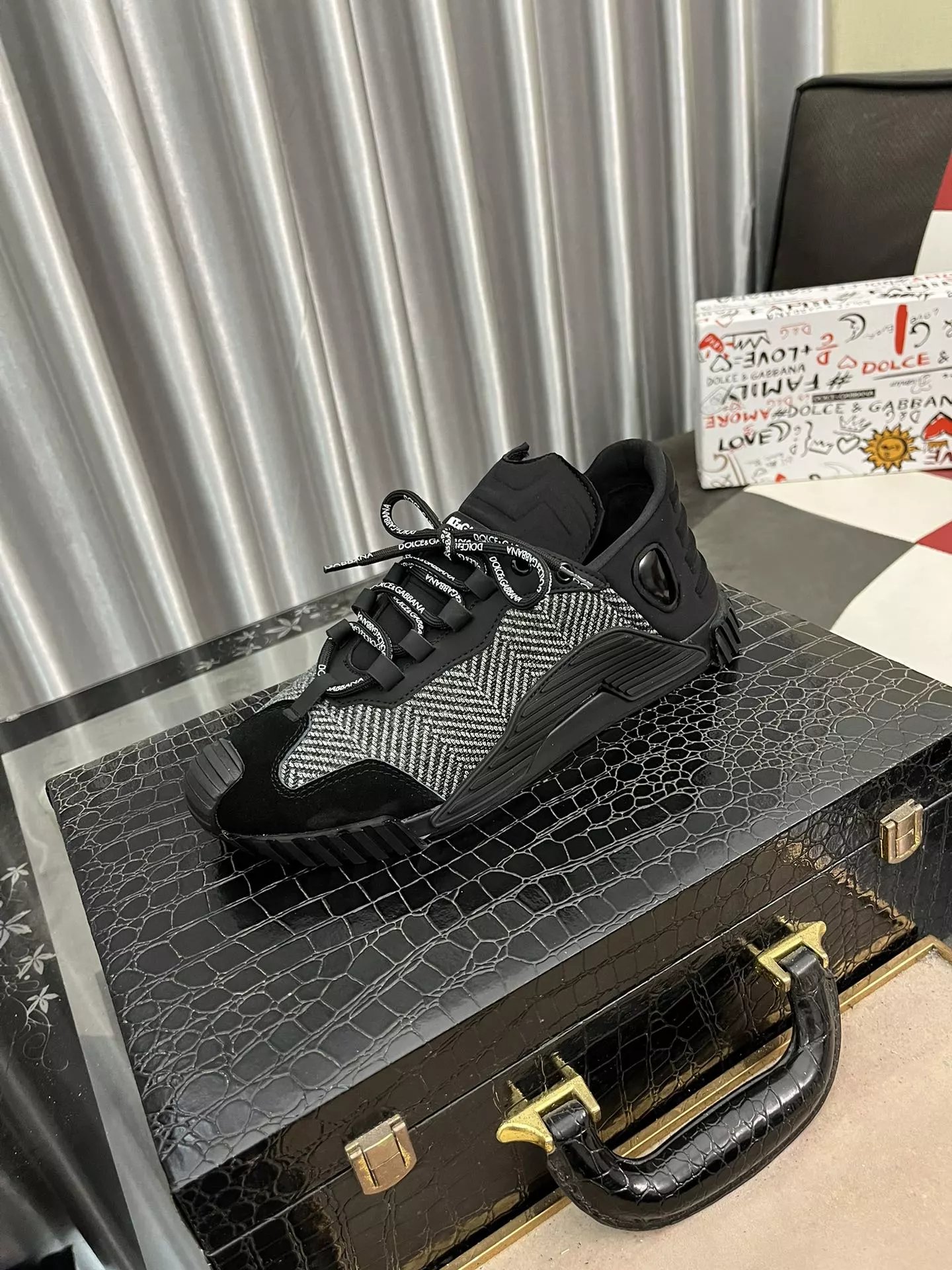 36 black 005