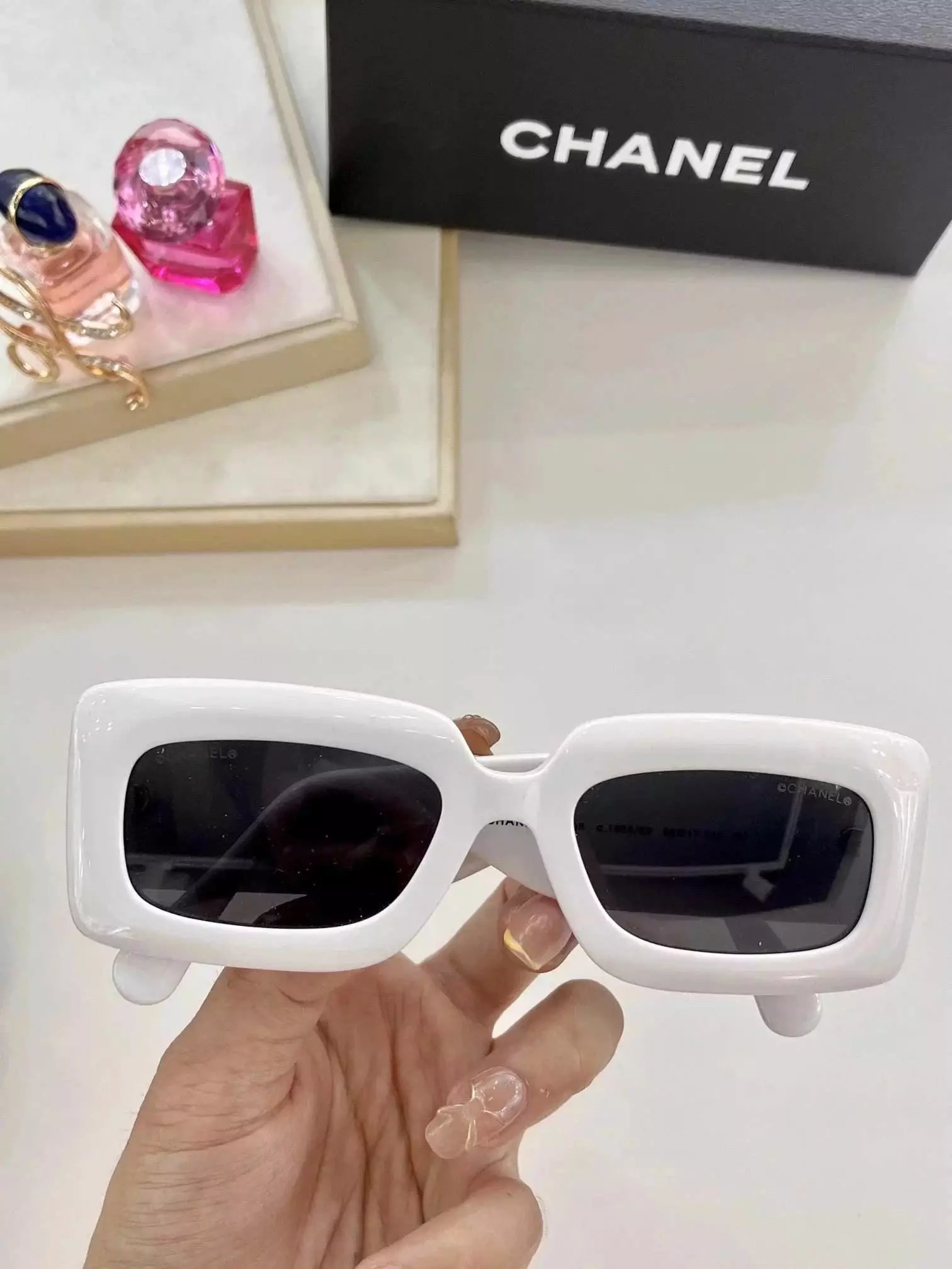 16 white 006