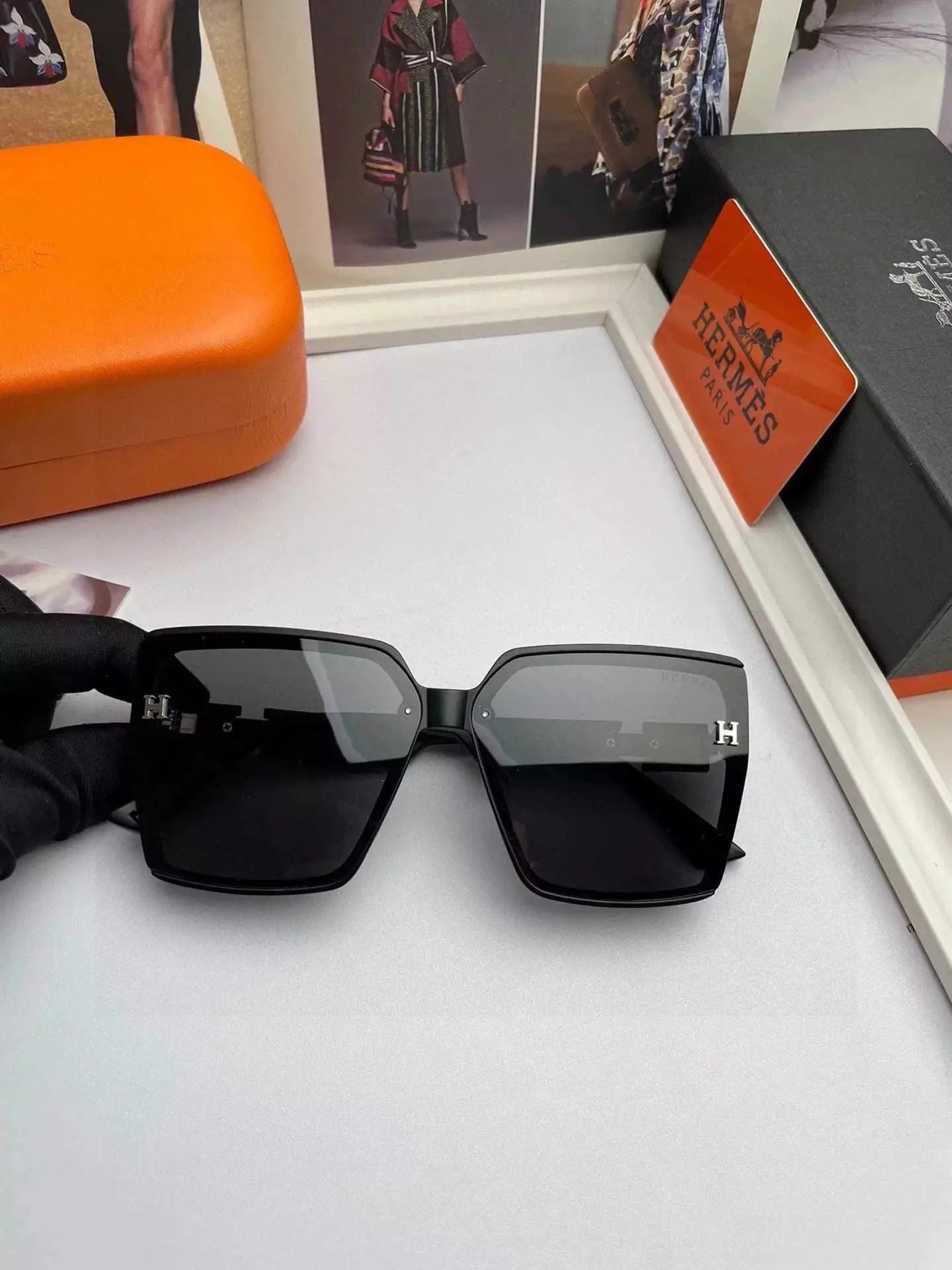 19 Black 006