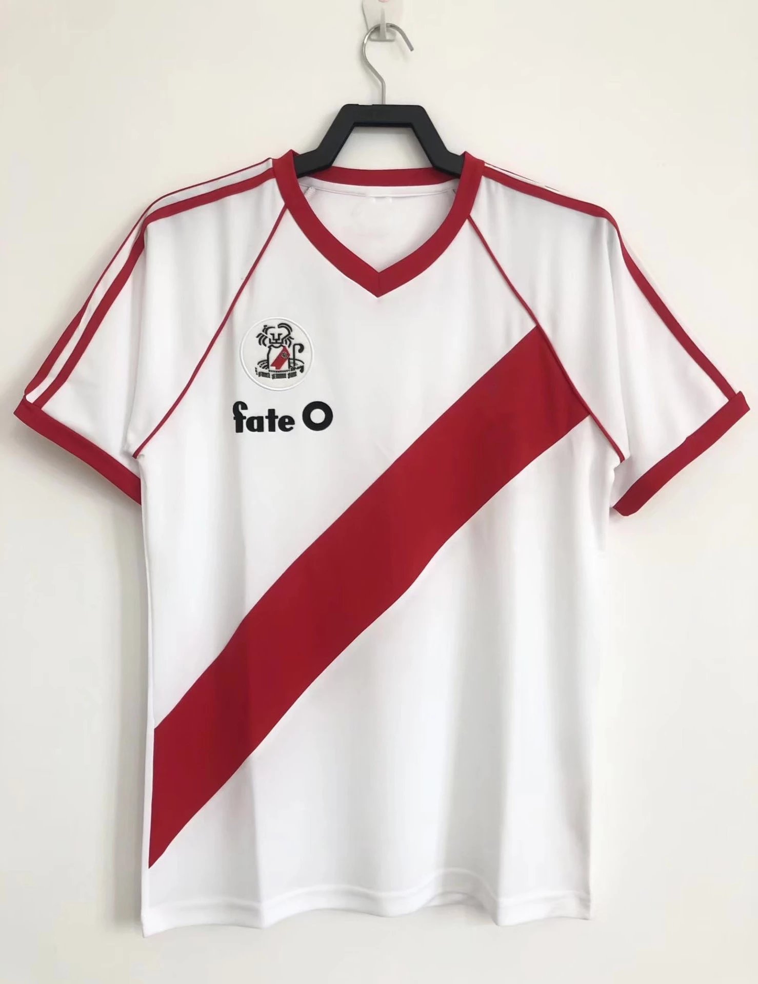 02 White 006