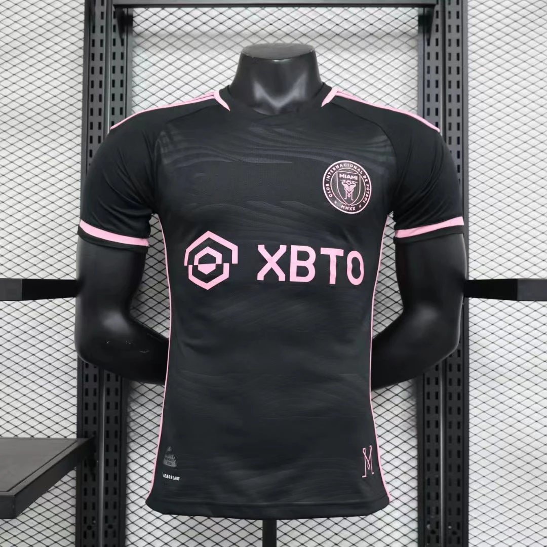 06 Black 006