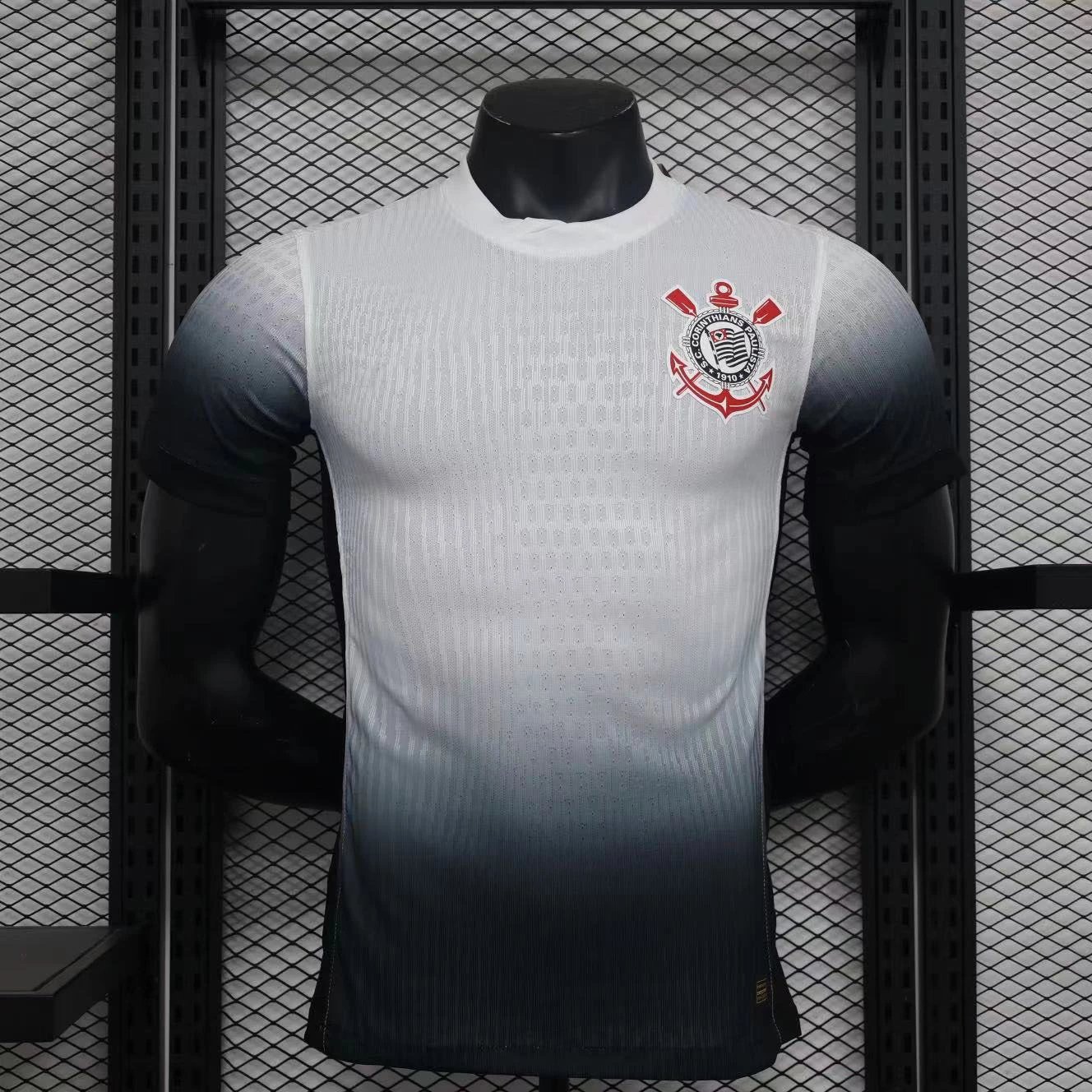 25 white 006