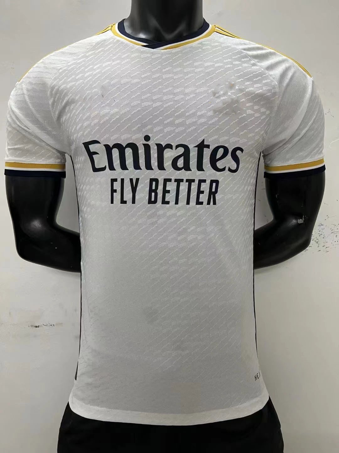 34 white 006
