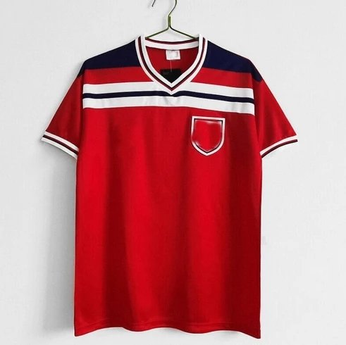 1982 Inge L Red