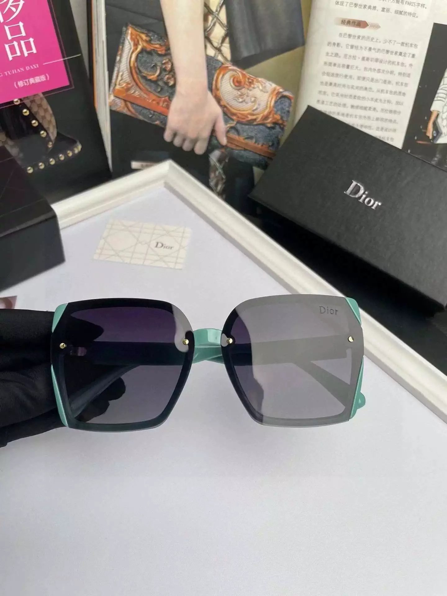 27 Black-green 006