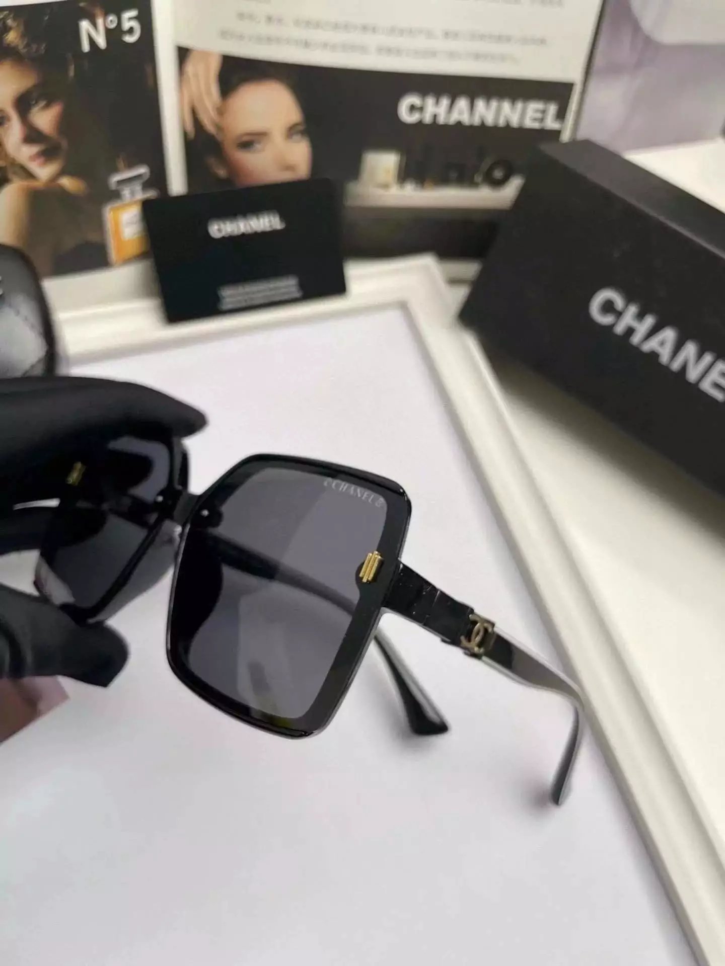 32 black 006