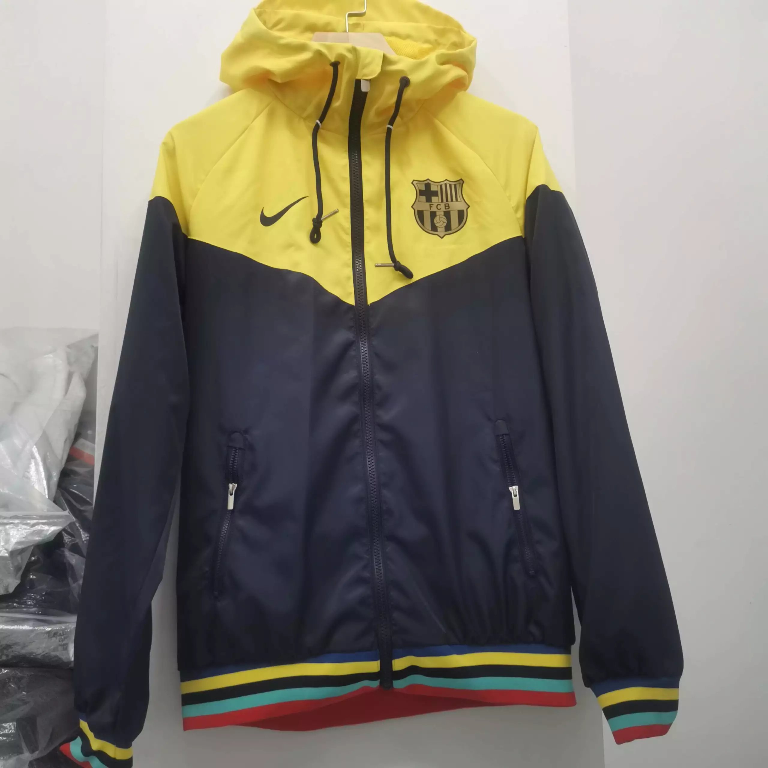 12 Yellow and blue 006