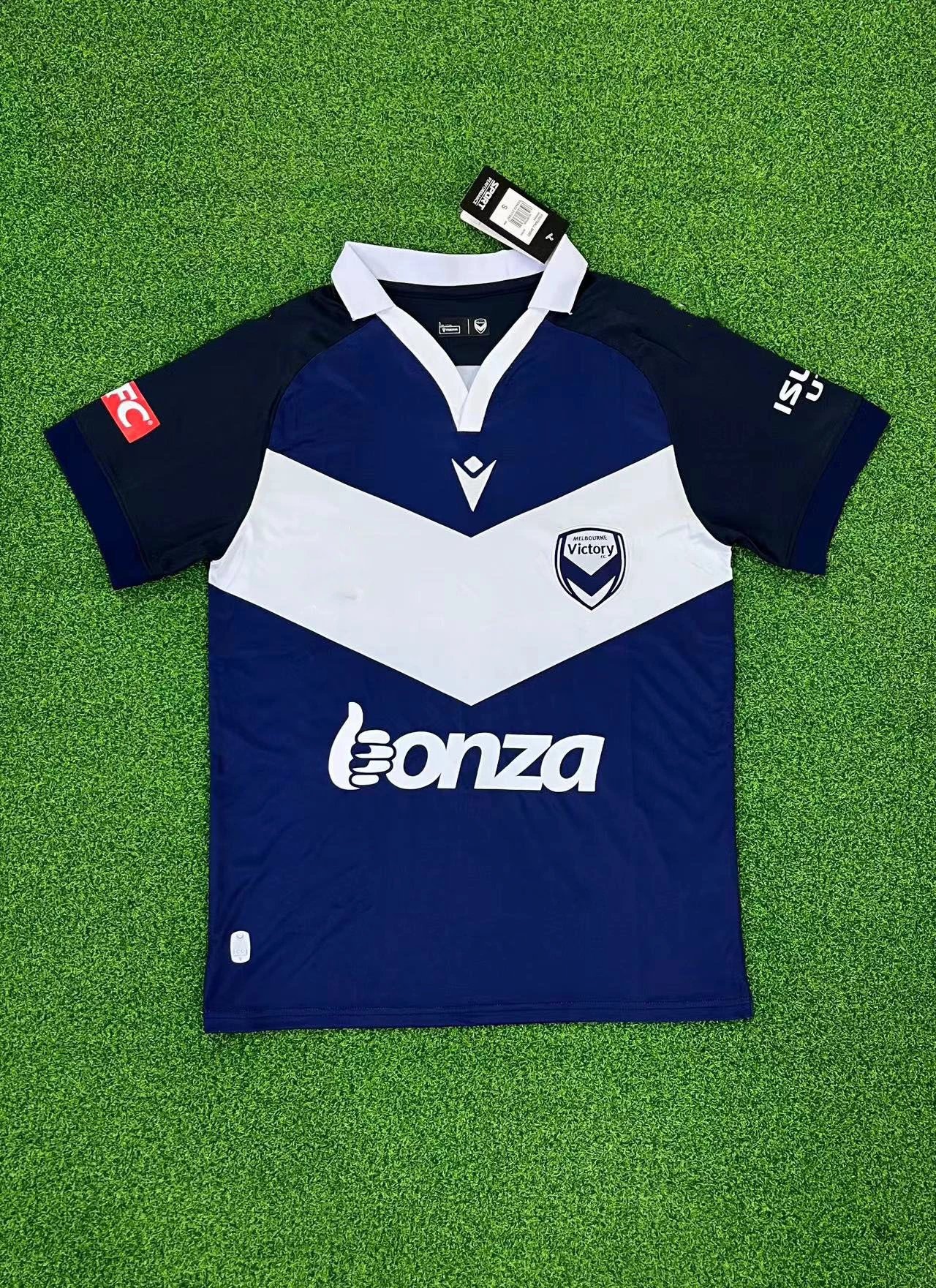 02 Blue and White 006