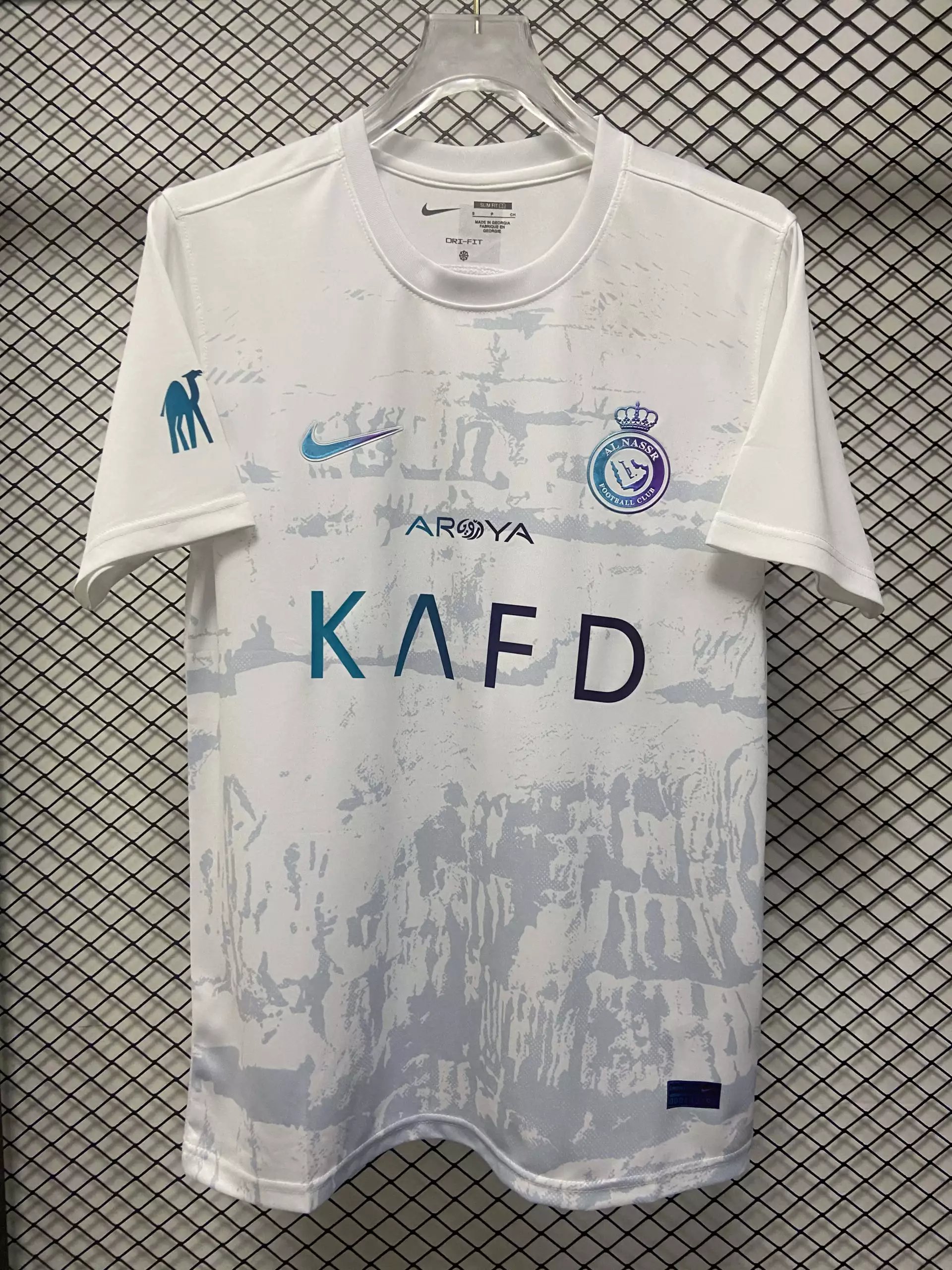 05 White 006
