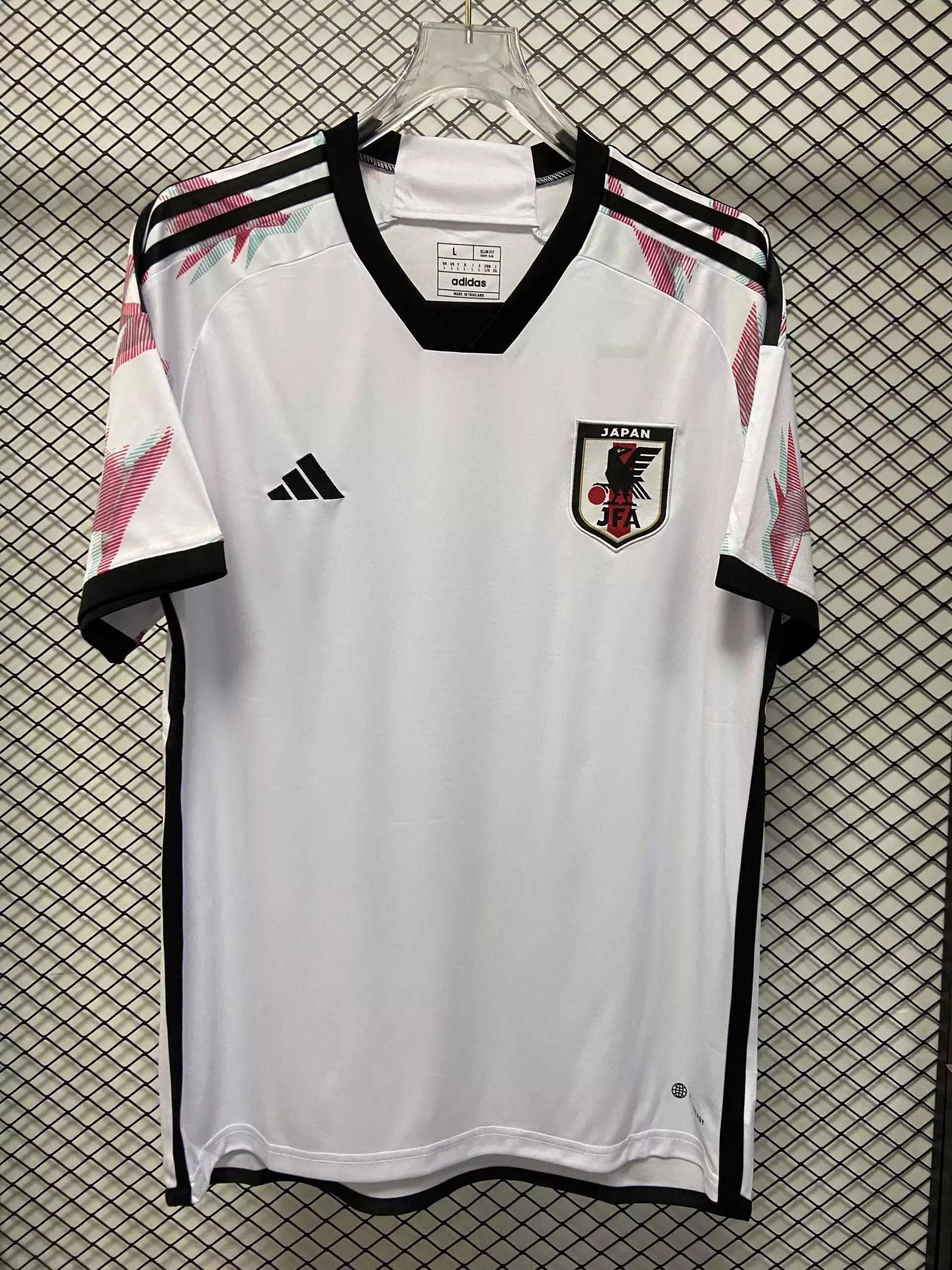 08 White 006