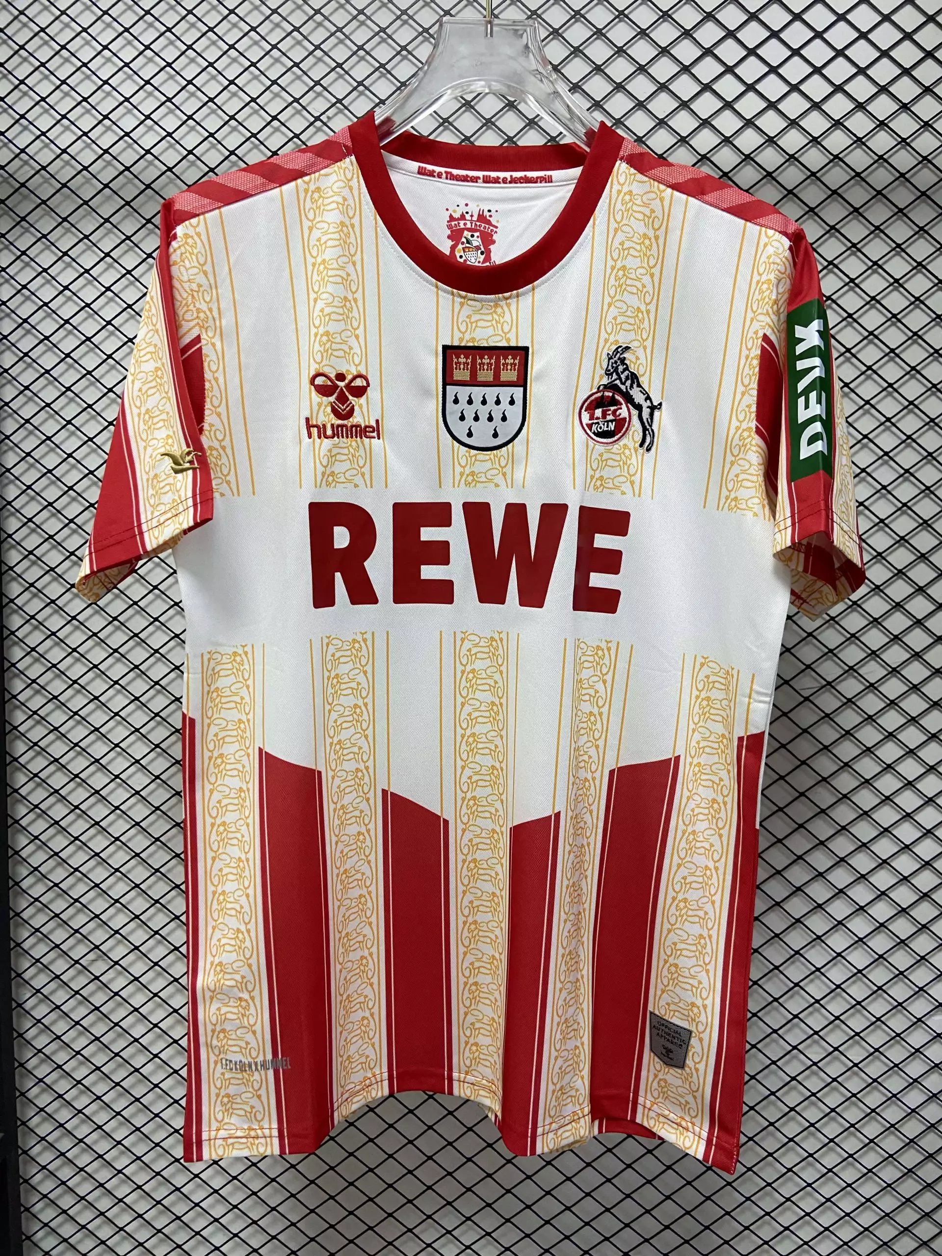20 white and red 006