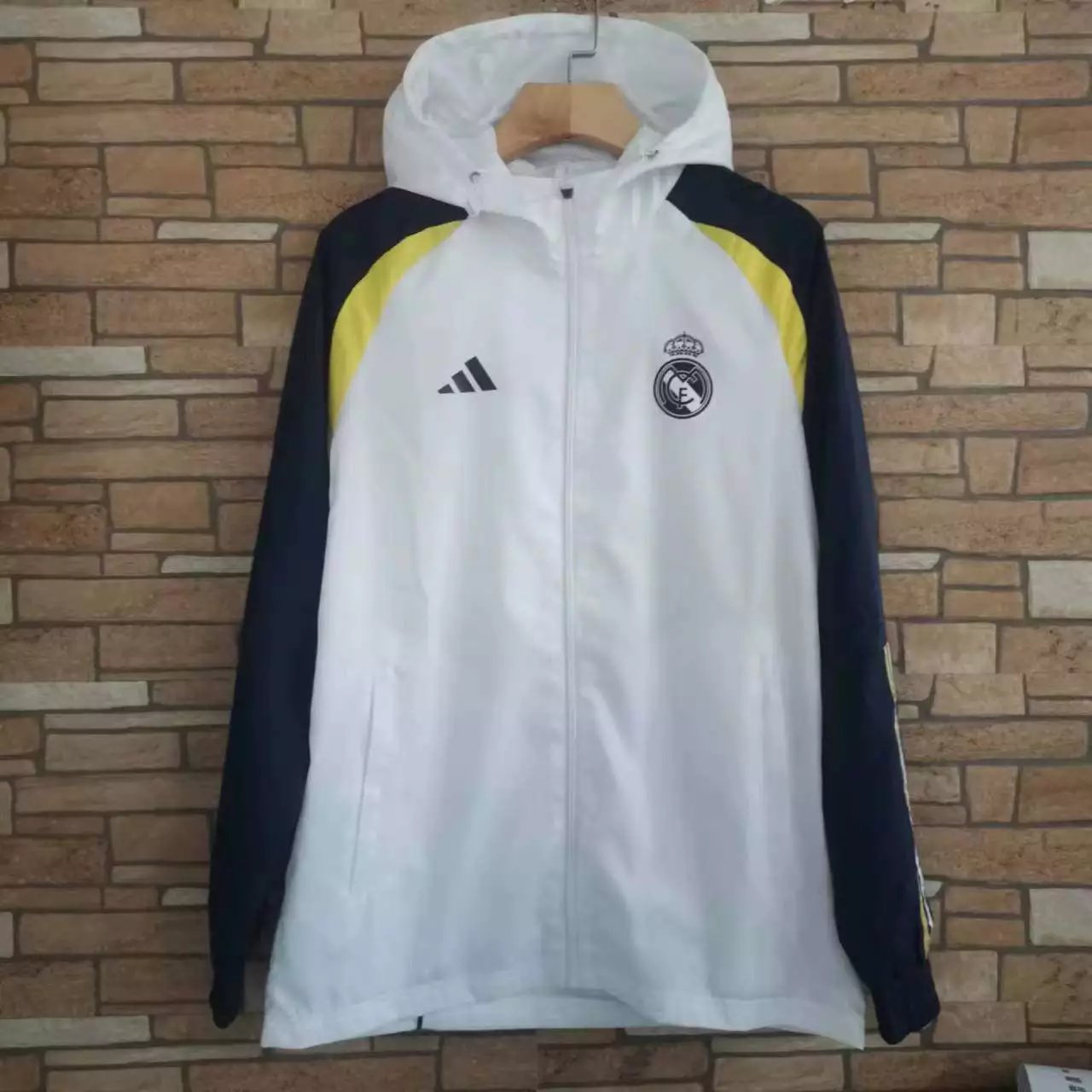 24 White 006
