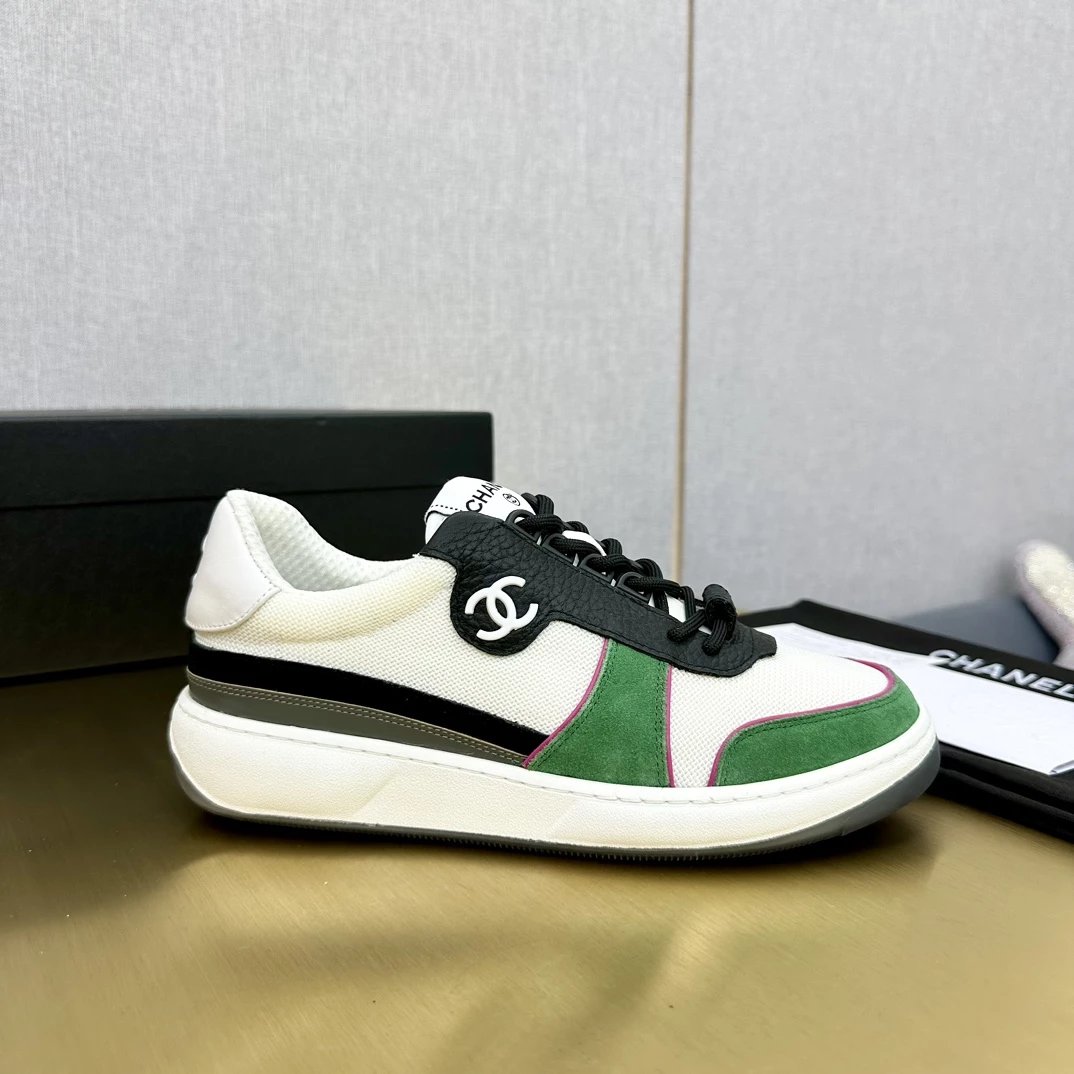 16 White-Green 005