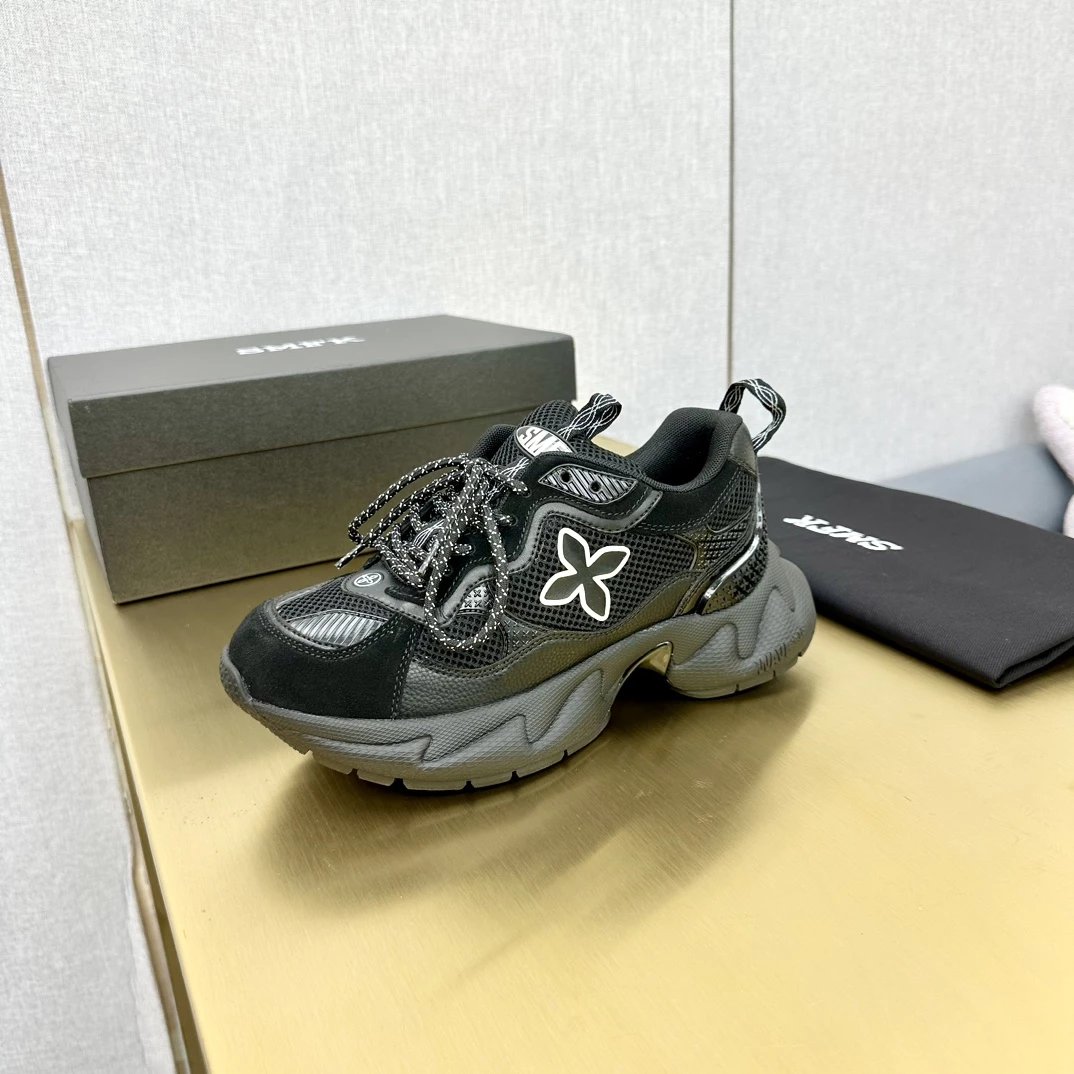 18 Black 005