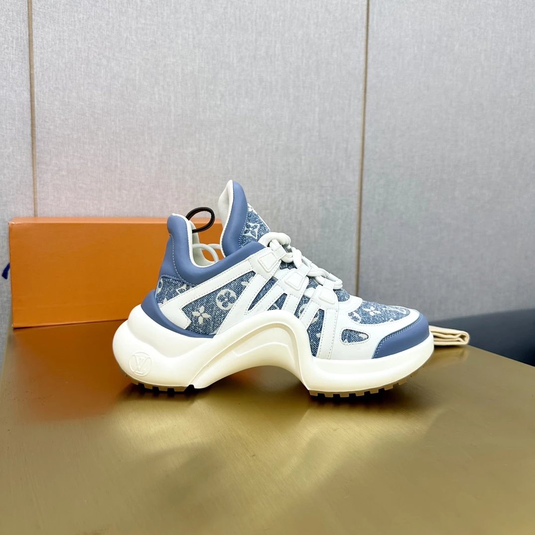 27 White Blue 005