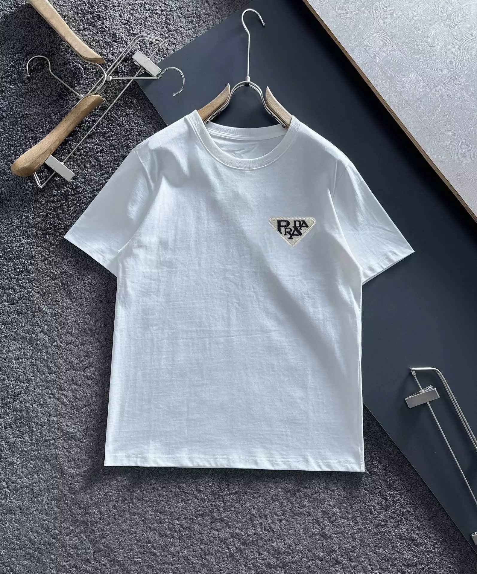 16 white