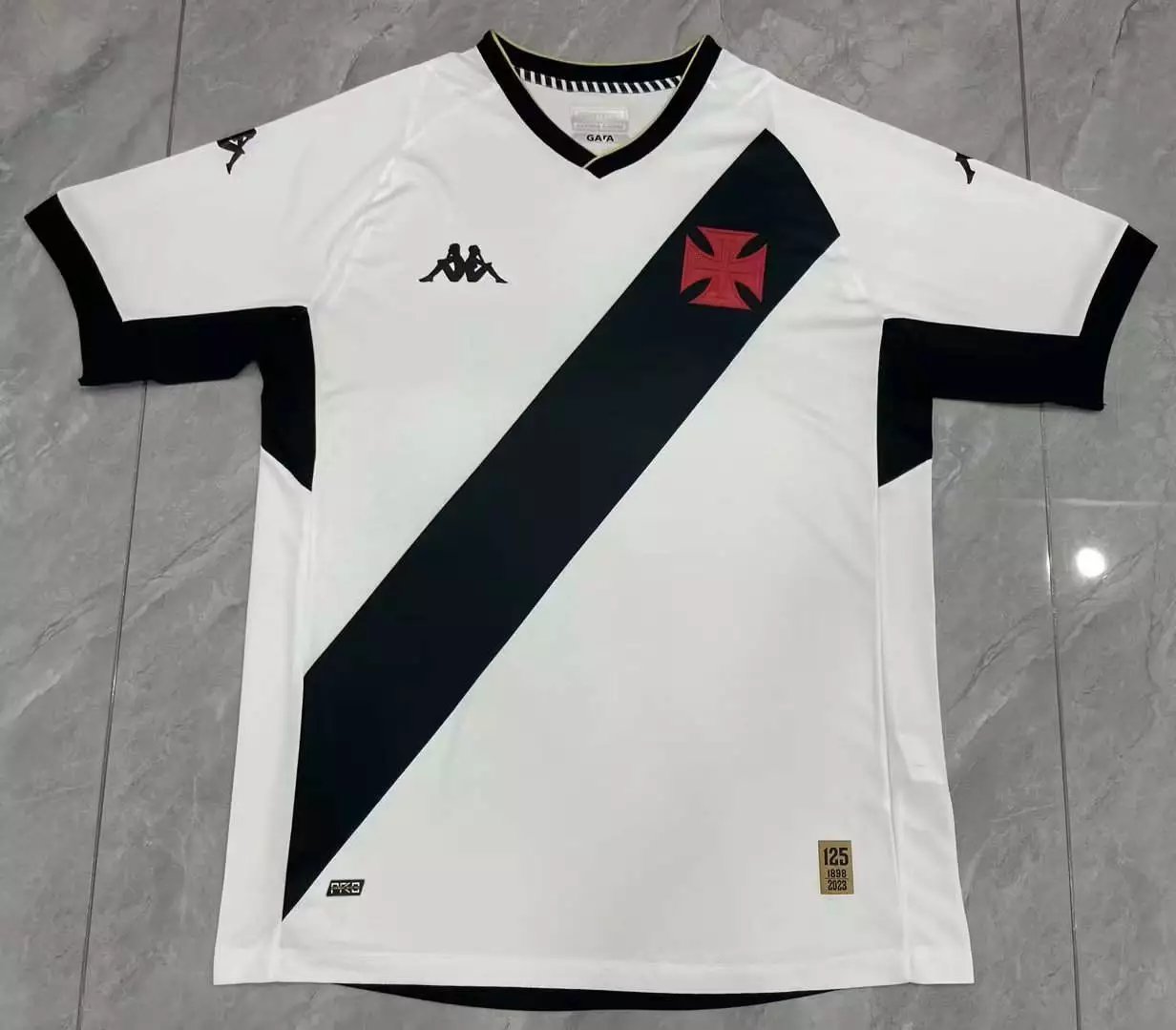 19 White 006